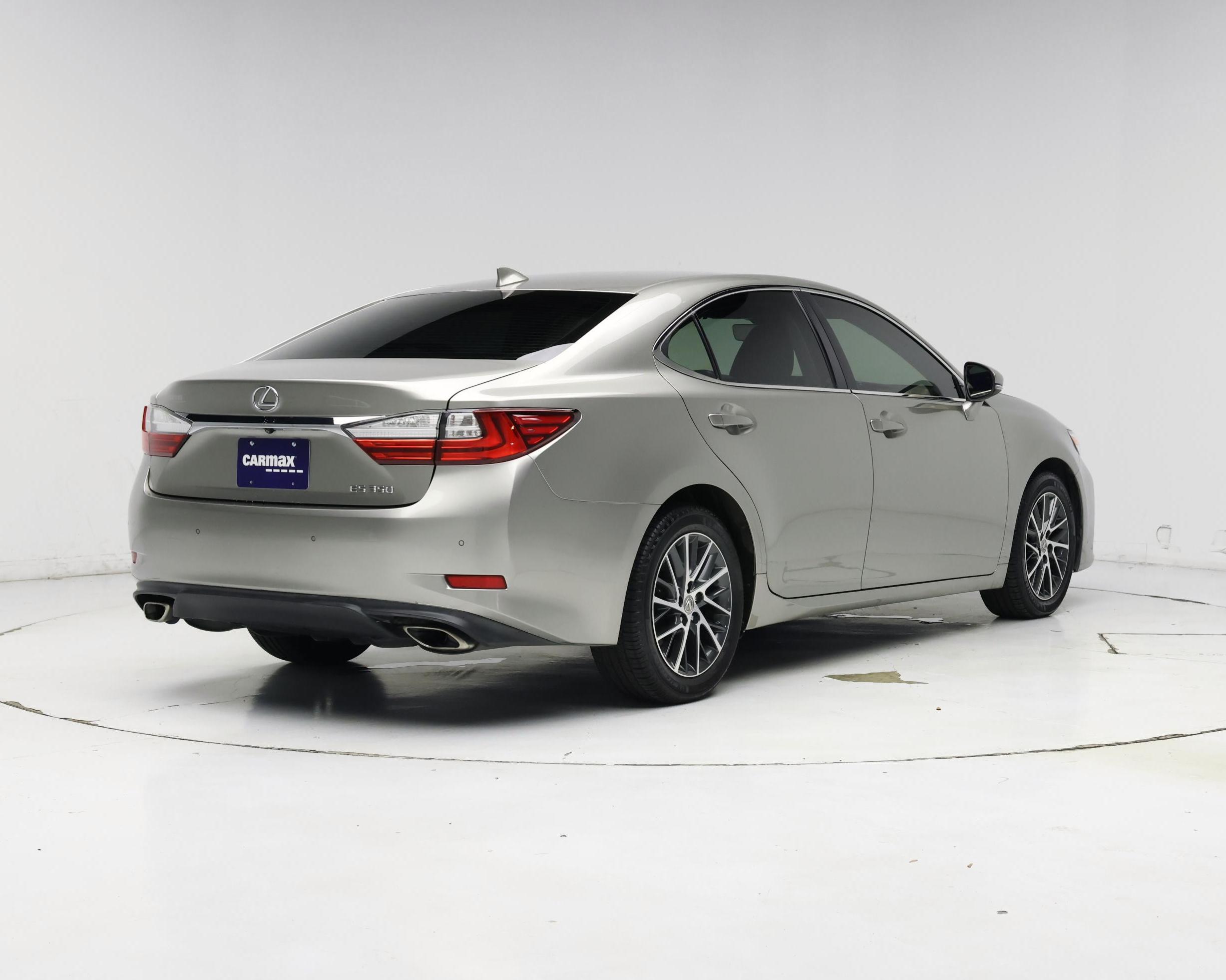 Thumbnail: 2018 Lexus ES - 8