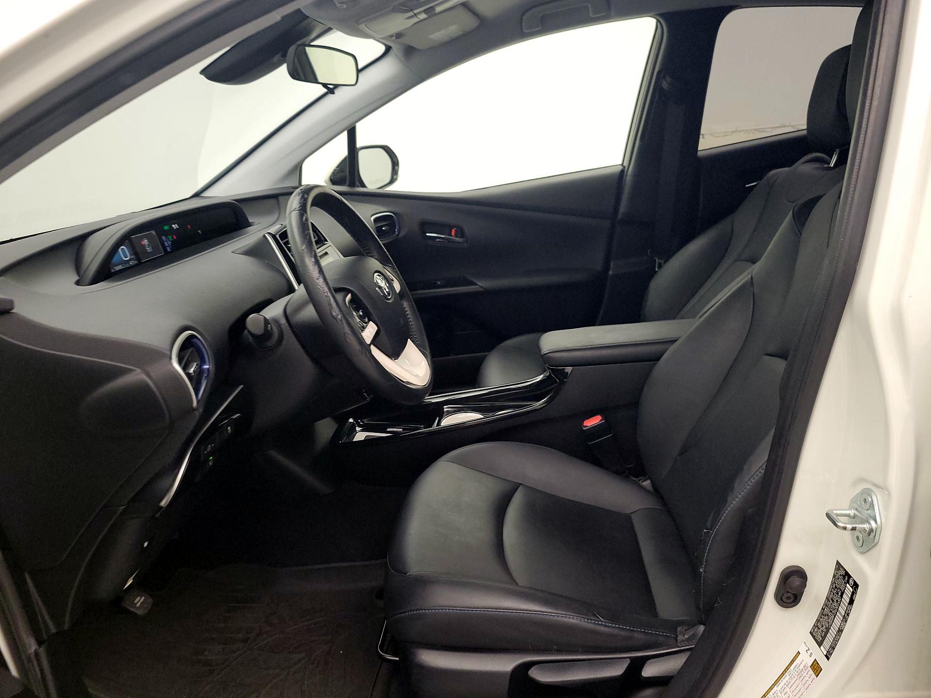 Thumbnail: 2016 Toyota Prius - 11