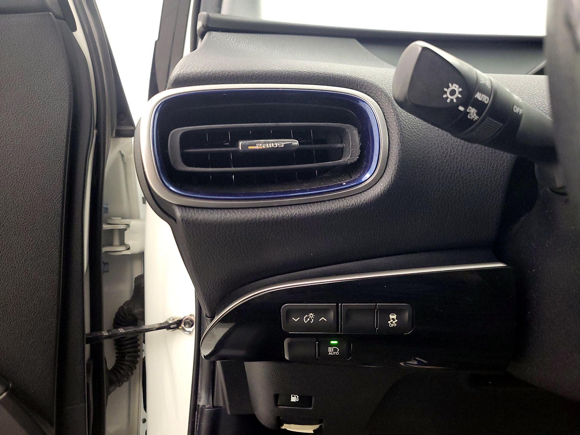 Thumbnail: 2016 Toyota Prius - 13