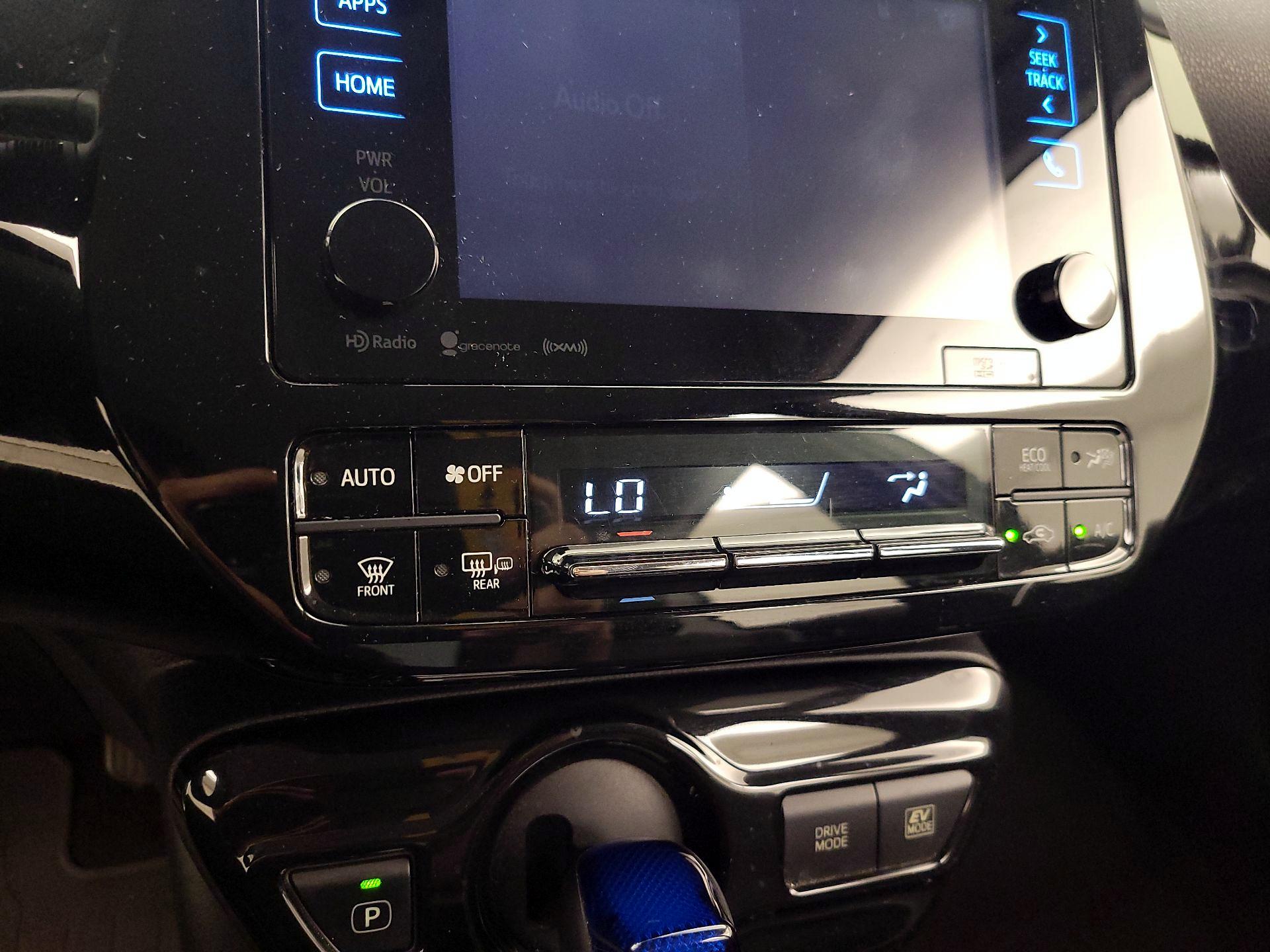 Thumbnail: 2016 Toyota Prius - 17