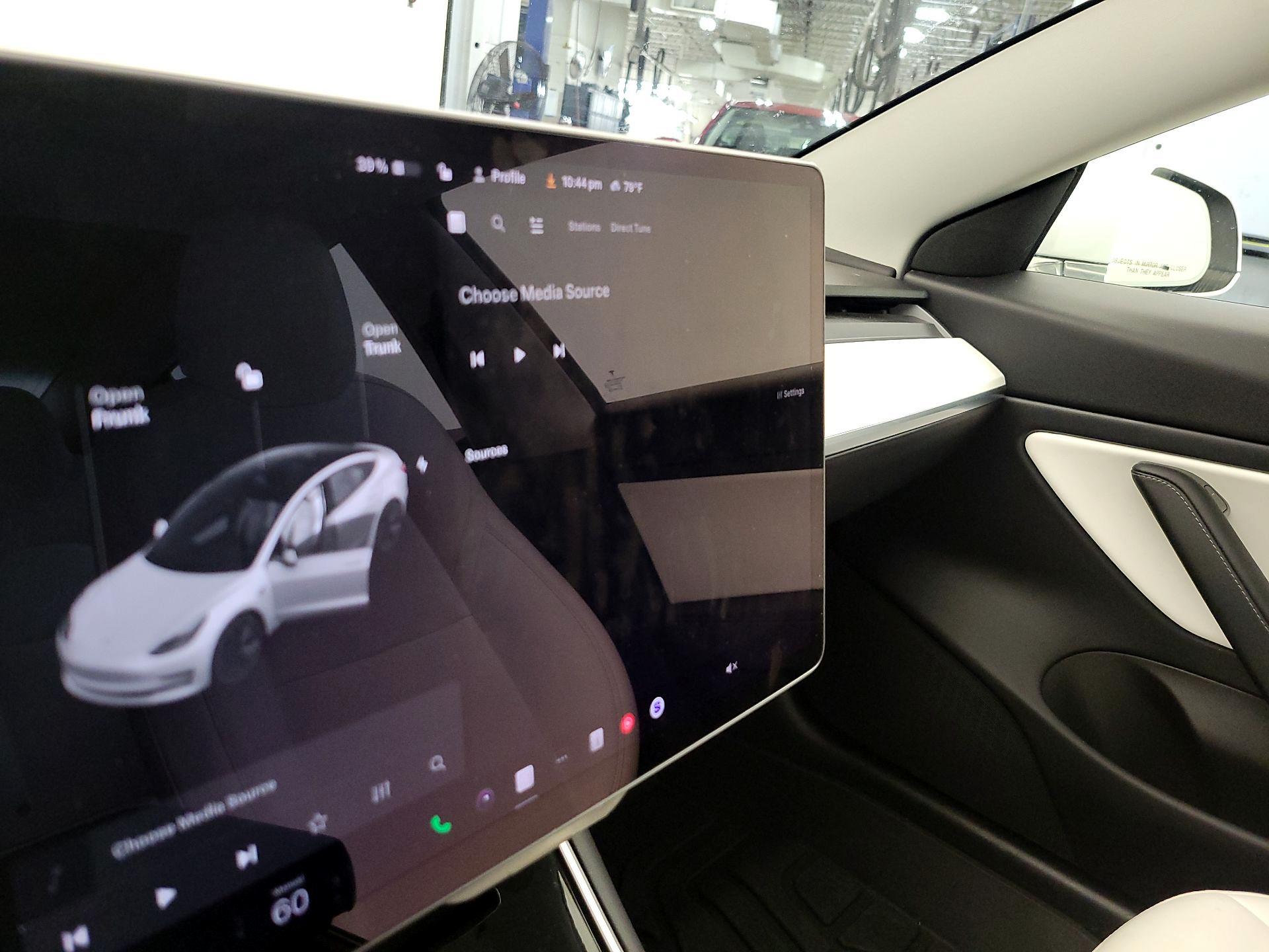 Thumbnail: 2020 Tesla Model 3 - 15