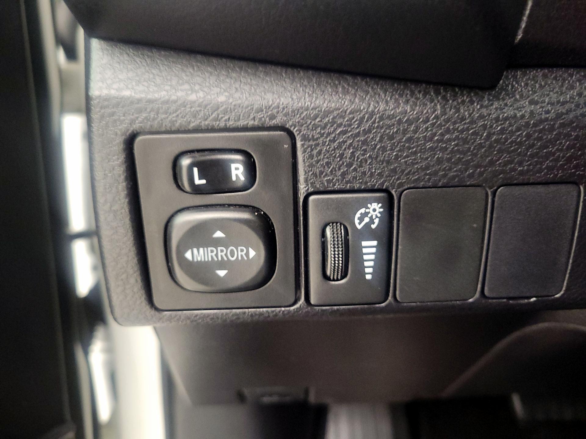 Thumbnail: 2014 Toyota Corolla - 13