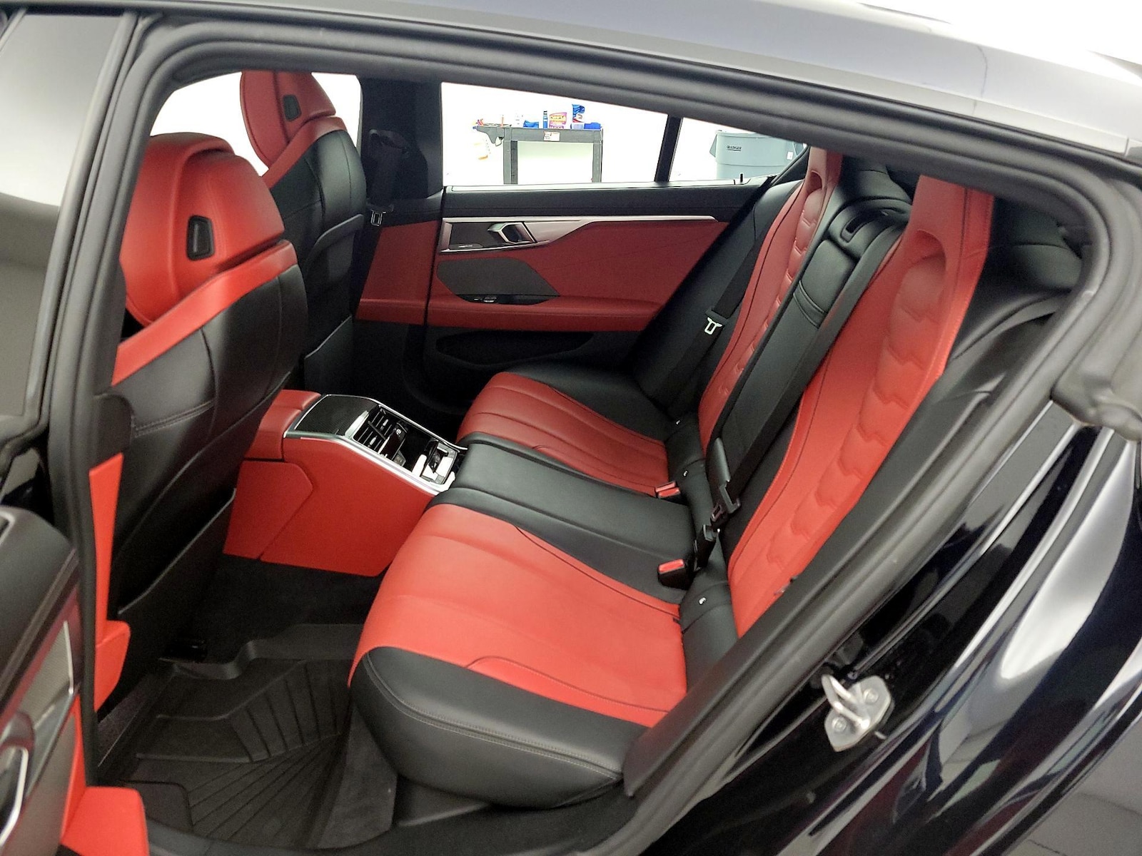 2022 BMW 8 Series M850i - Photo 22