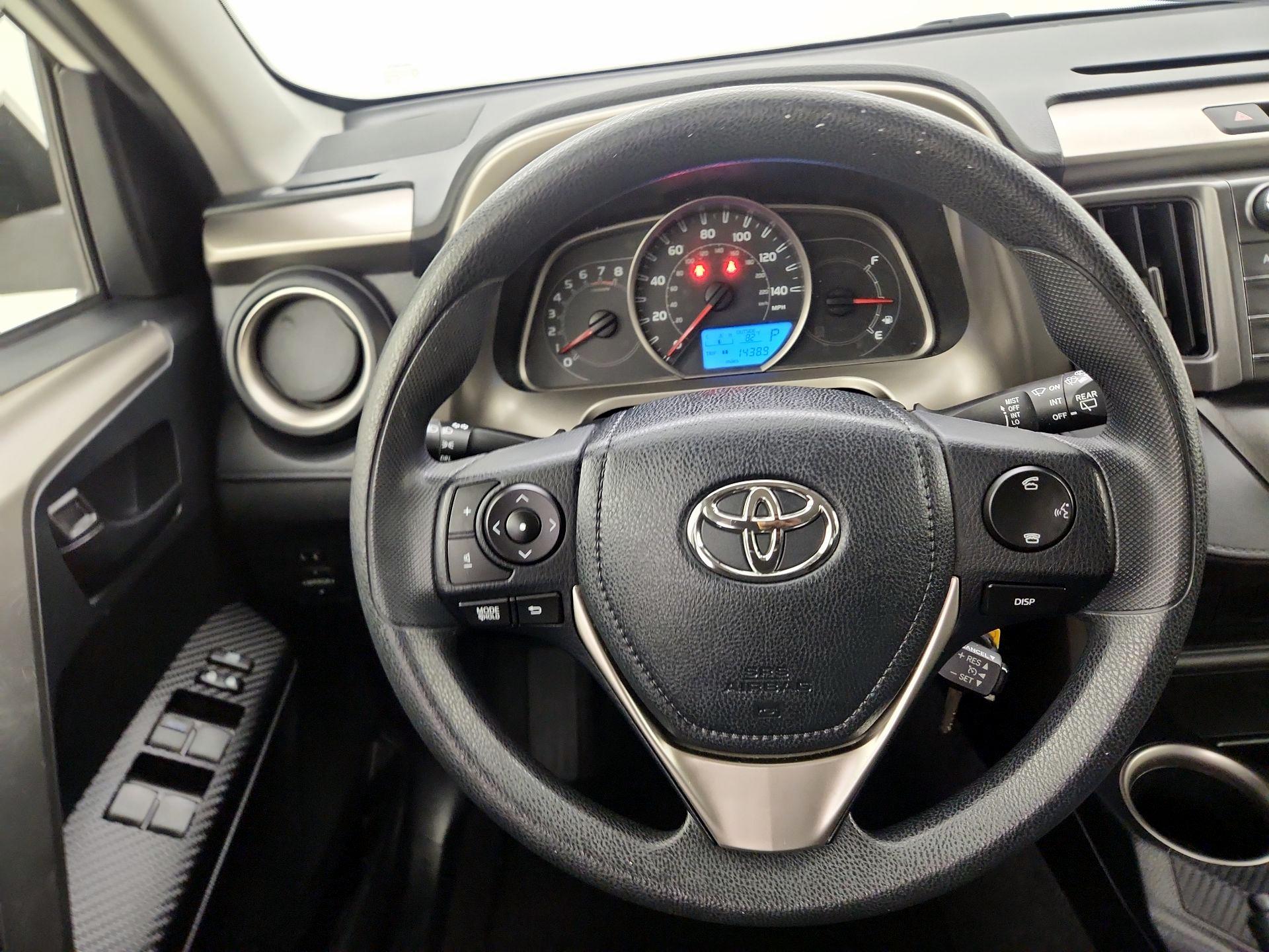 Thumbnail: 2015 Toyota RAV4 - 10