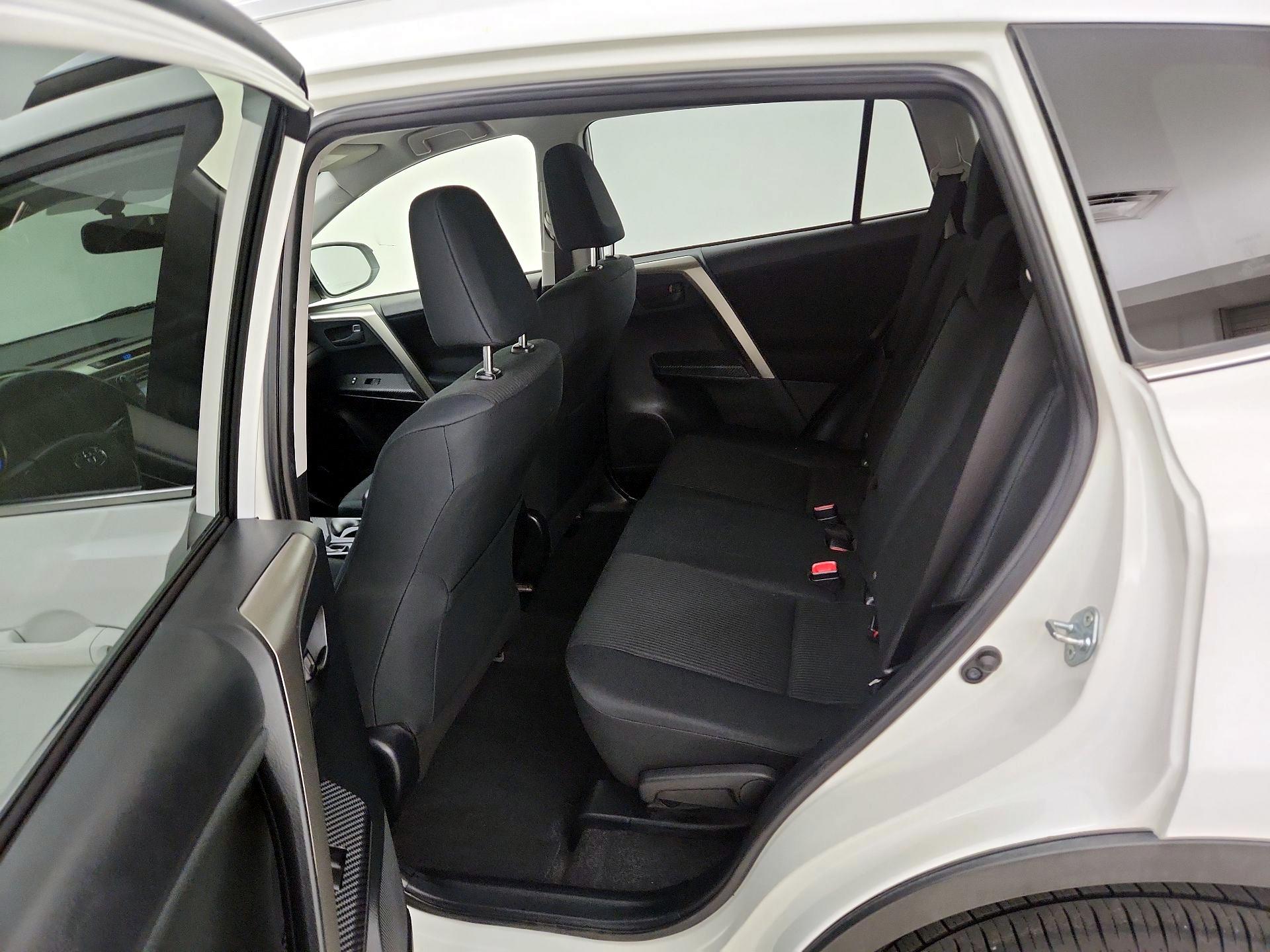 Thumbnail: 2015 Toyota RAV4 - 19