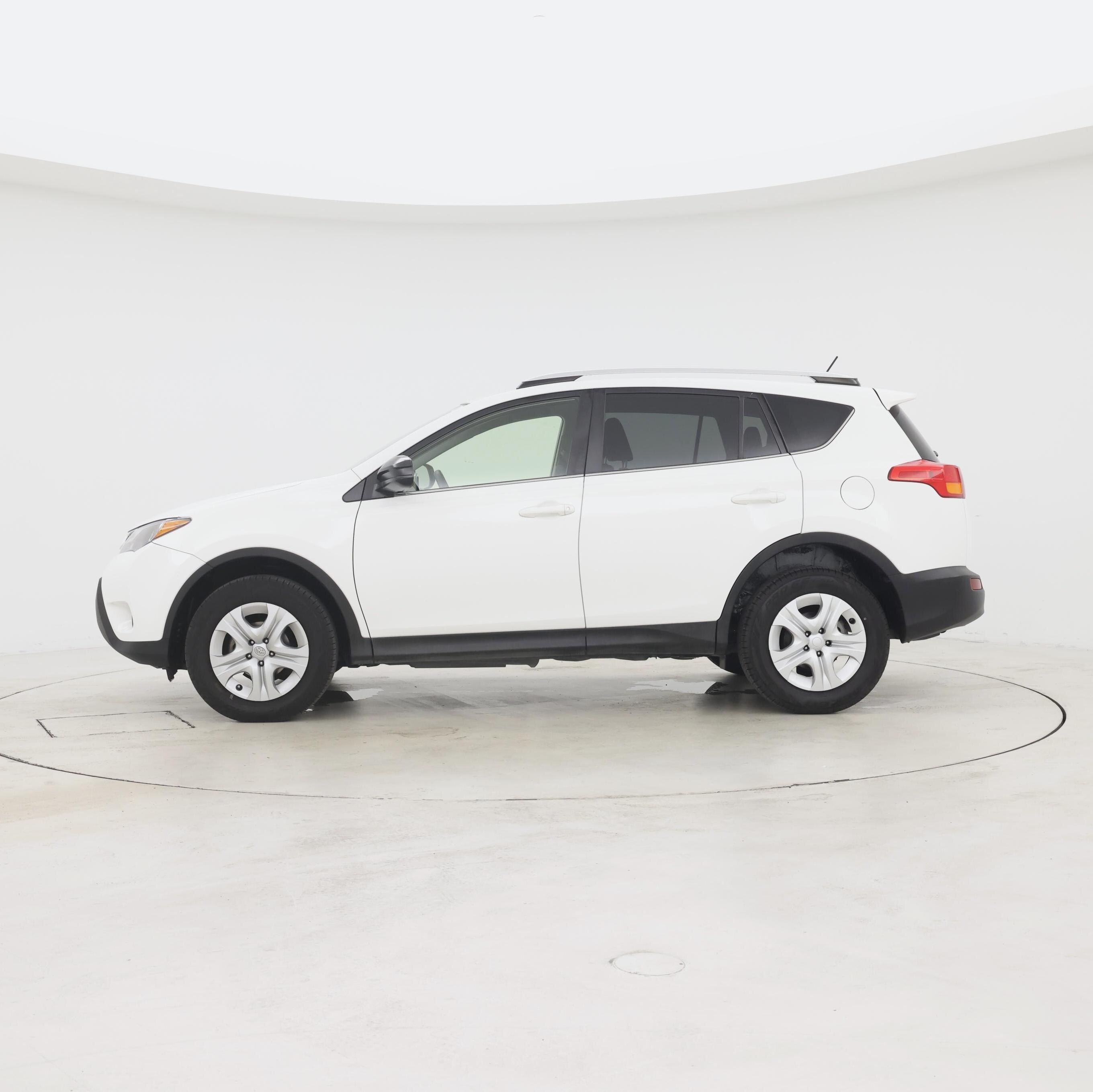 Thumbnail: 2015 Toyota RAV4 - 3