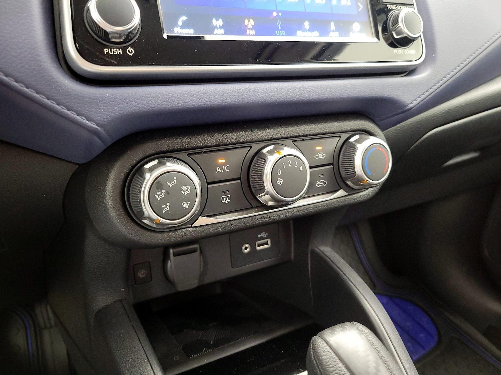 2024 Nissan Versa Sedan SV - Photo 17