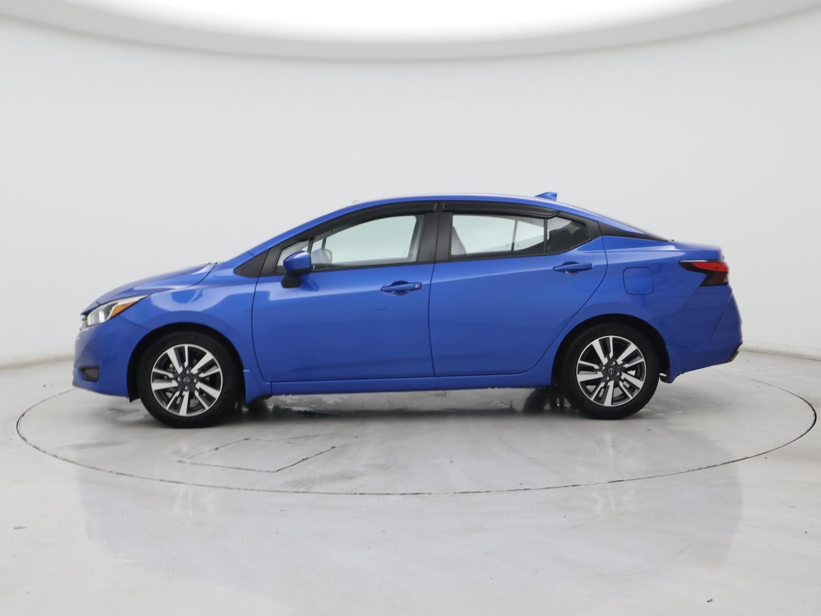2024 Nissan Versa Sedan SV - Photo 4
