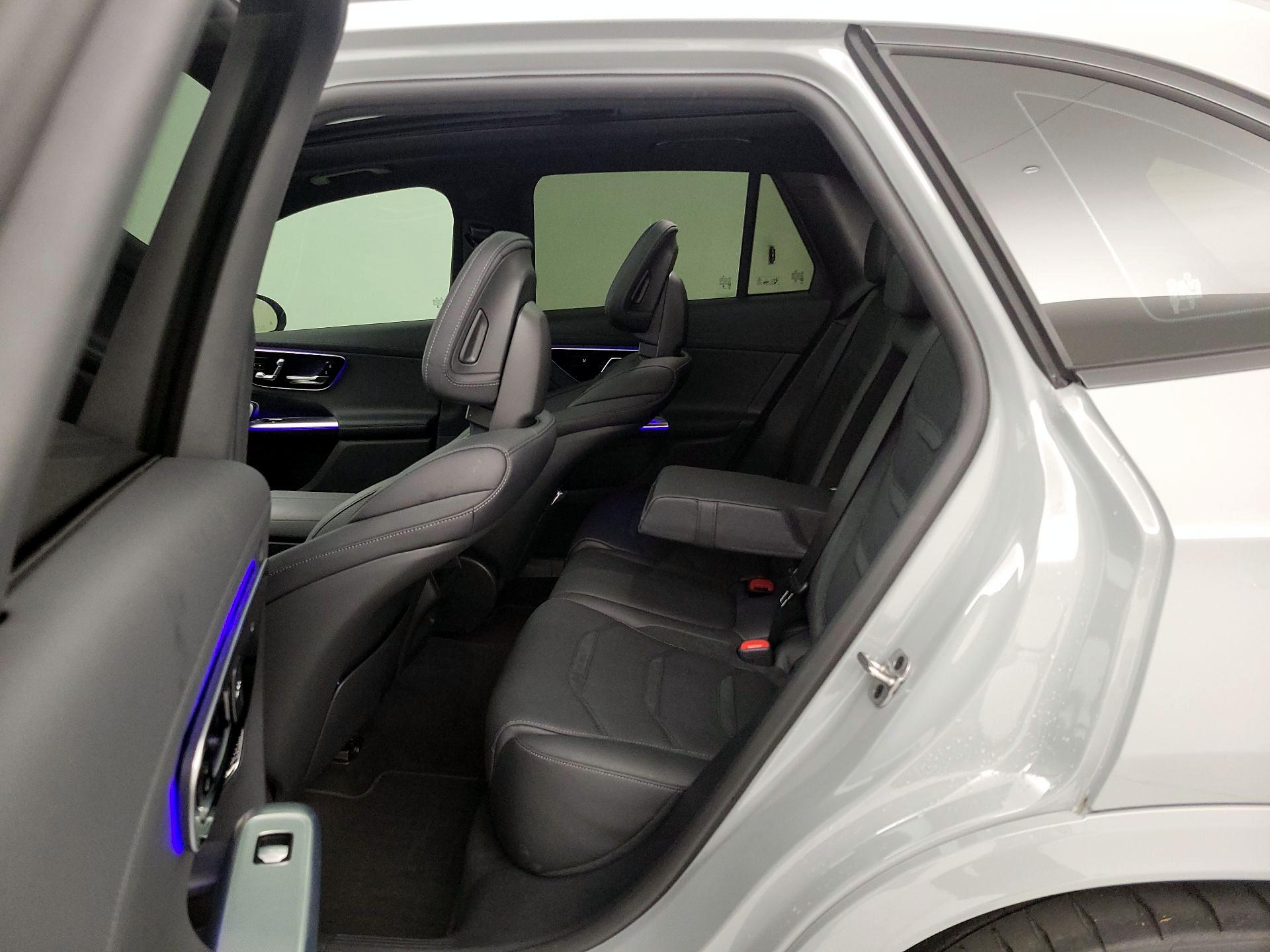 Thumbnail: 2025 Mercedes-Benz GL-Class - 20
