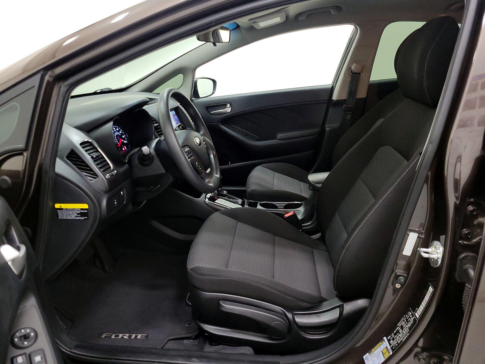 Thumbnail: 2018 Kia Forte - 11