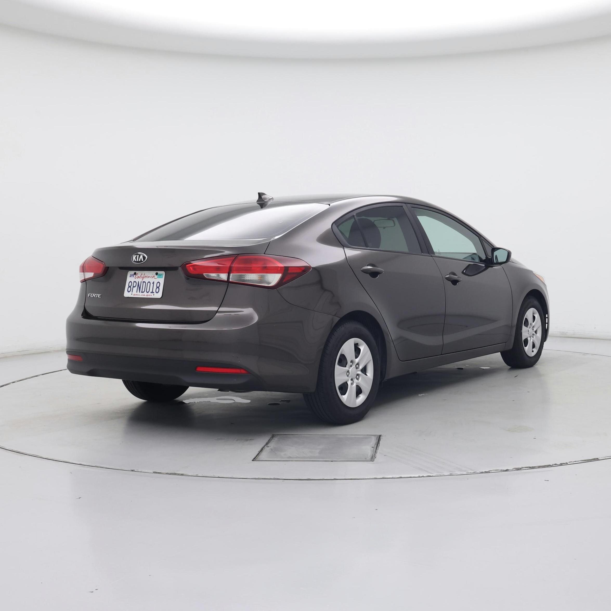 Thumbnail: 2018 Kia Forte - 8