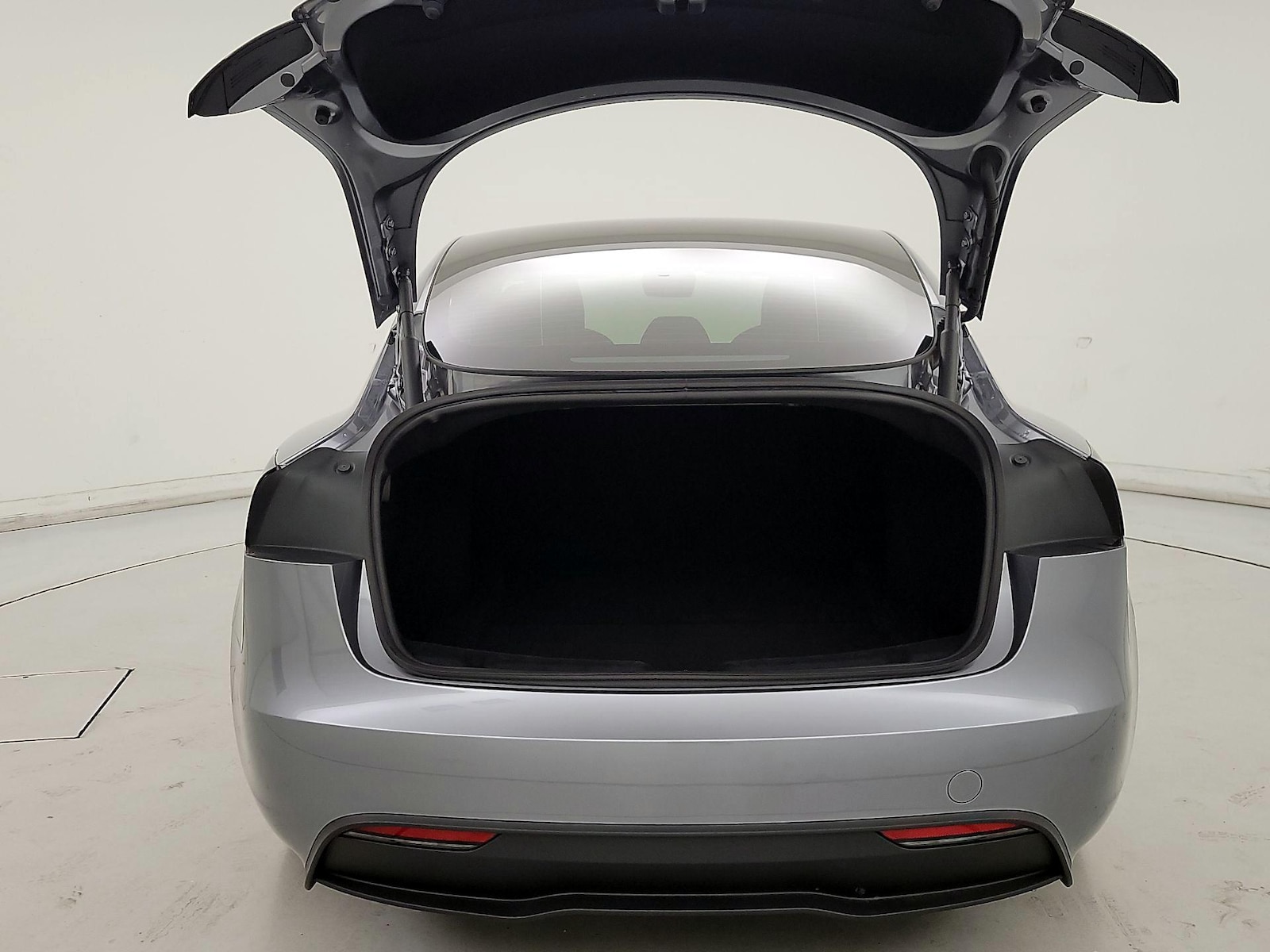 2025 Tesla Model 3 Long Range - Photo 21