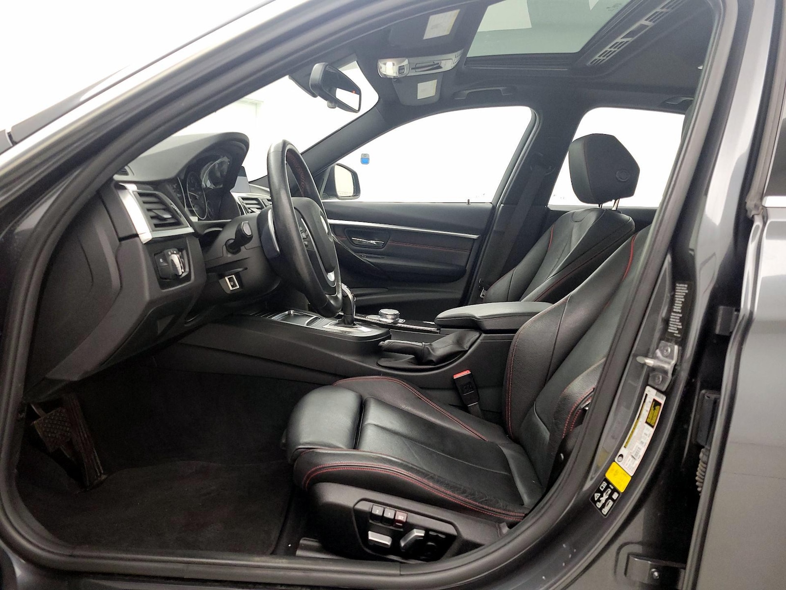2017 BMW 3 Series 330i - Photo 12