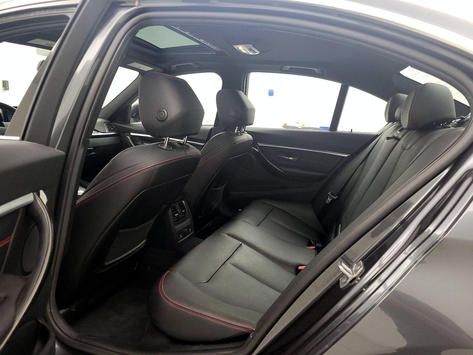 2017 BMW 3 Series 330i - Photo 22