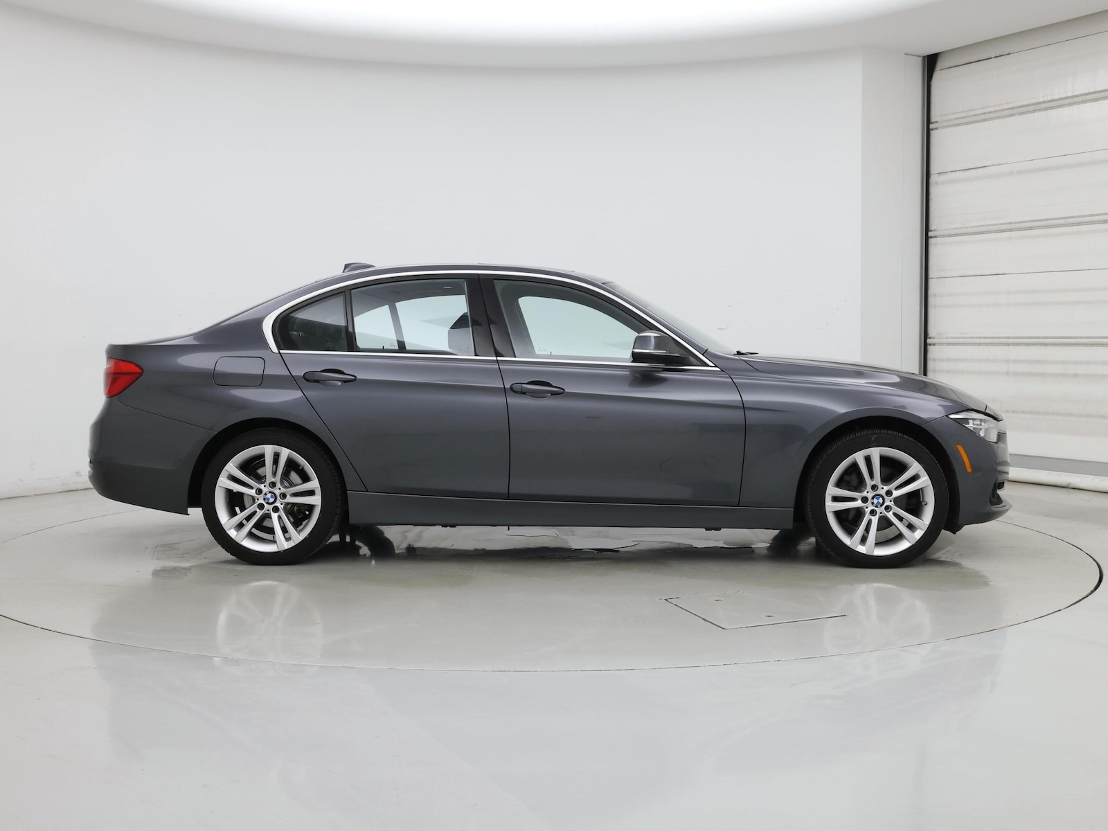 2017 BMW 3 Series 330i - Photo 8