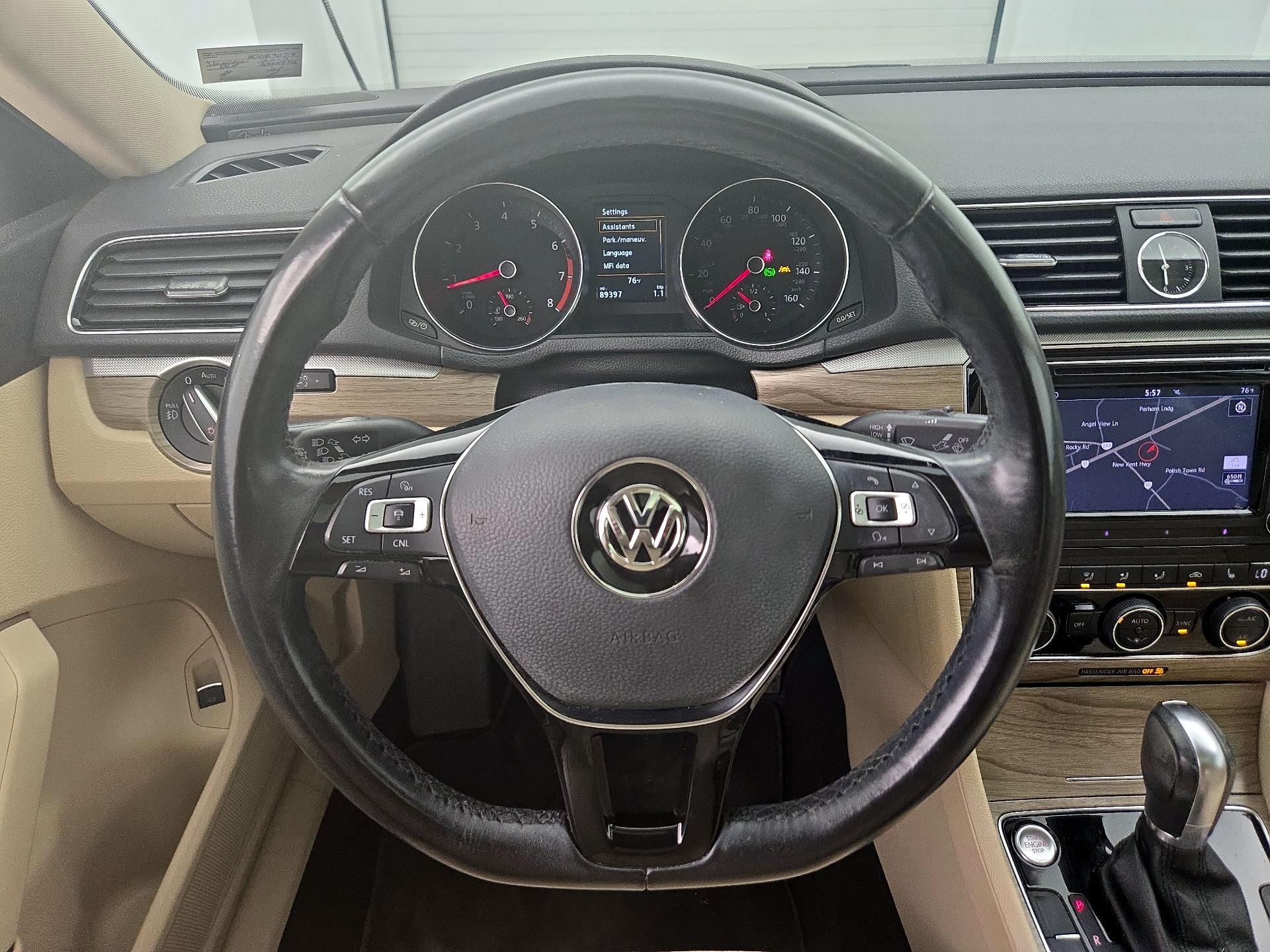Thumbnail: 2017 Volkswagen Passat - 10