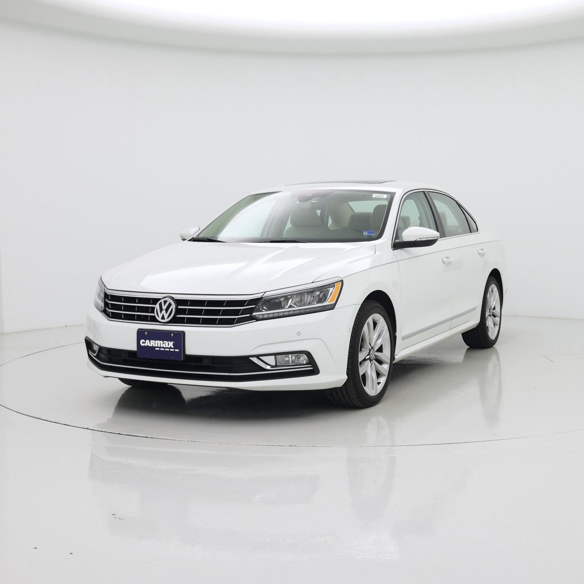 Thumbnail: 2017 Volkswagen Passat - 4