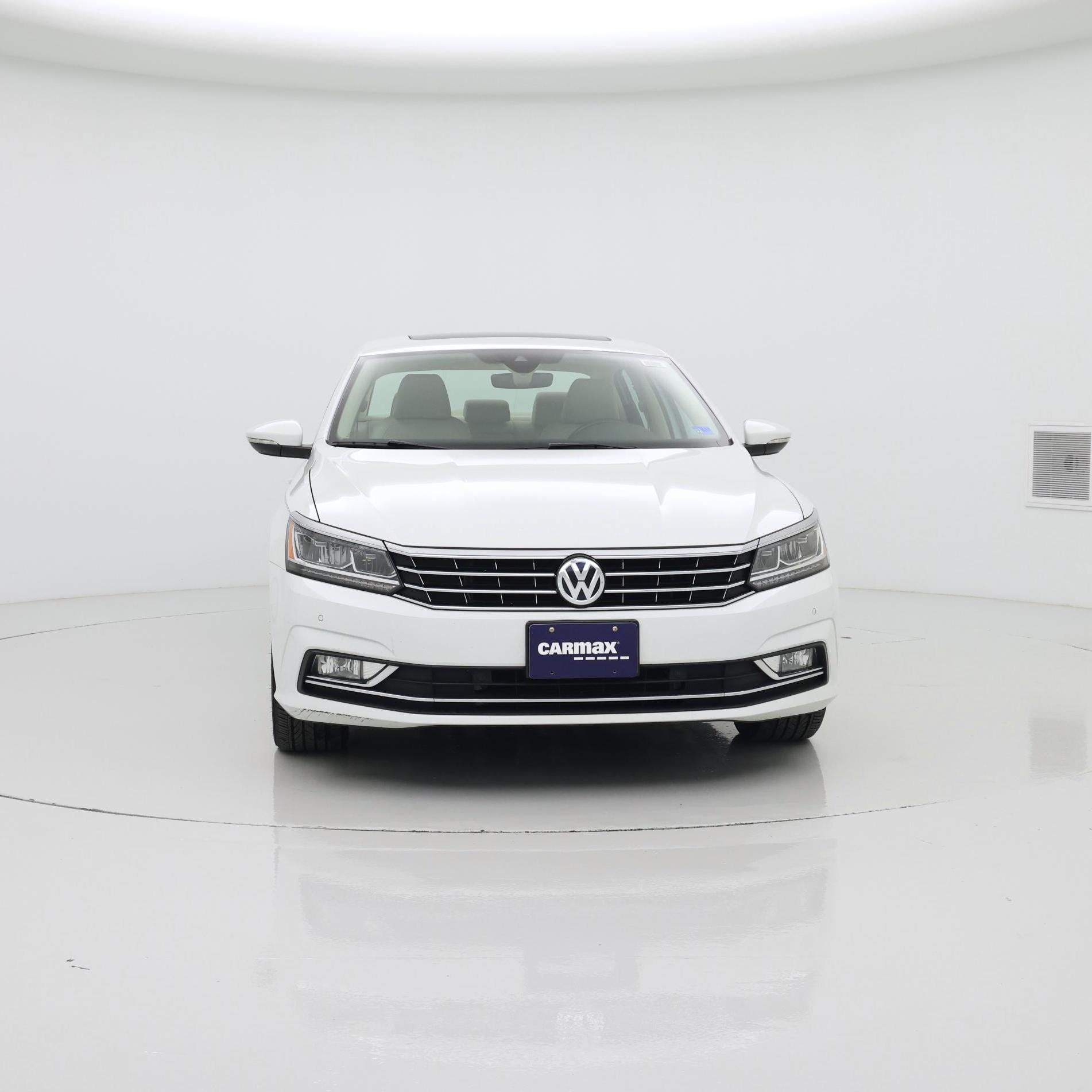 Thumbnail: 2017 Volkswagen Passat - 5