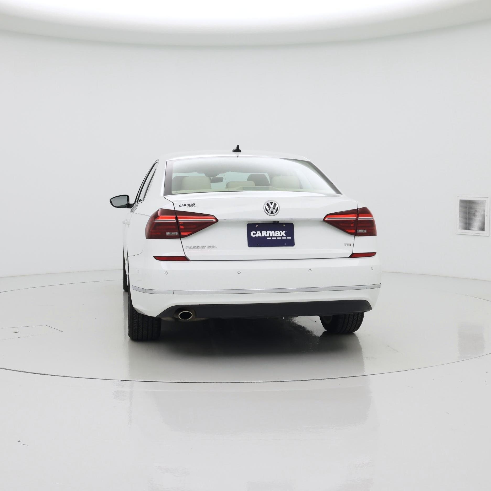 Thumbnail: 2017 Volkswagen Passat - 6