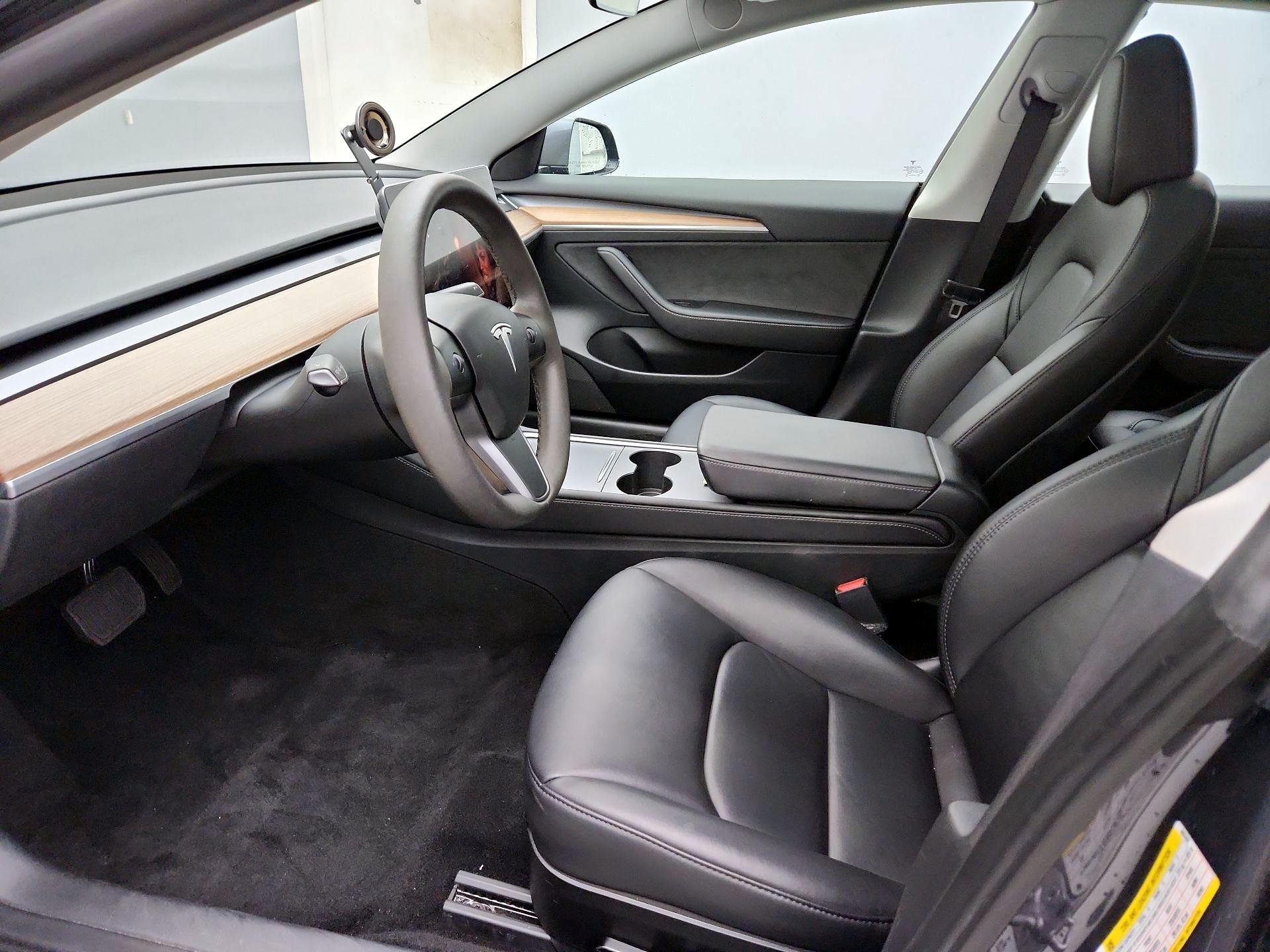 Thumbnail: 2023 Tesla Model 3 - 11