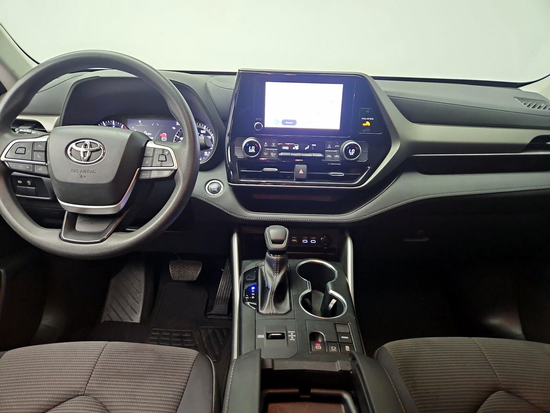 Thumbnail: 2023 Toyota Highlander - 9
