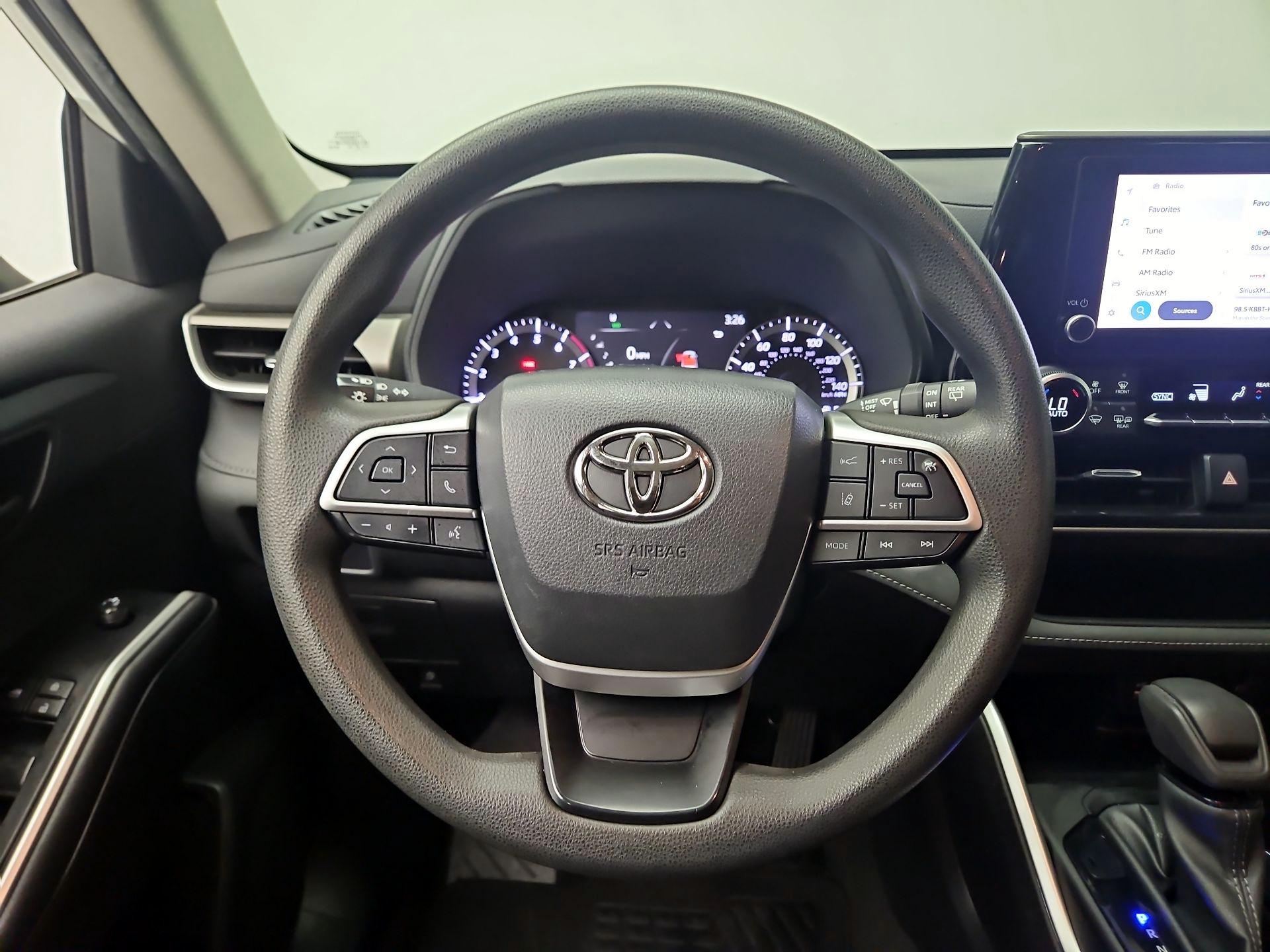 Thumbnail: 2023 Toyota Highlander - 10