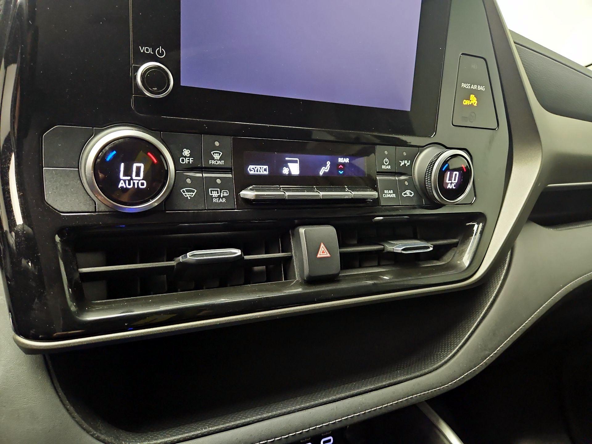 Thumbnail: 2023 Toyota Highlander - 16