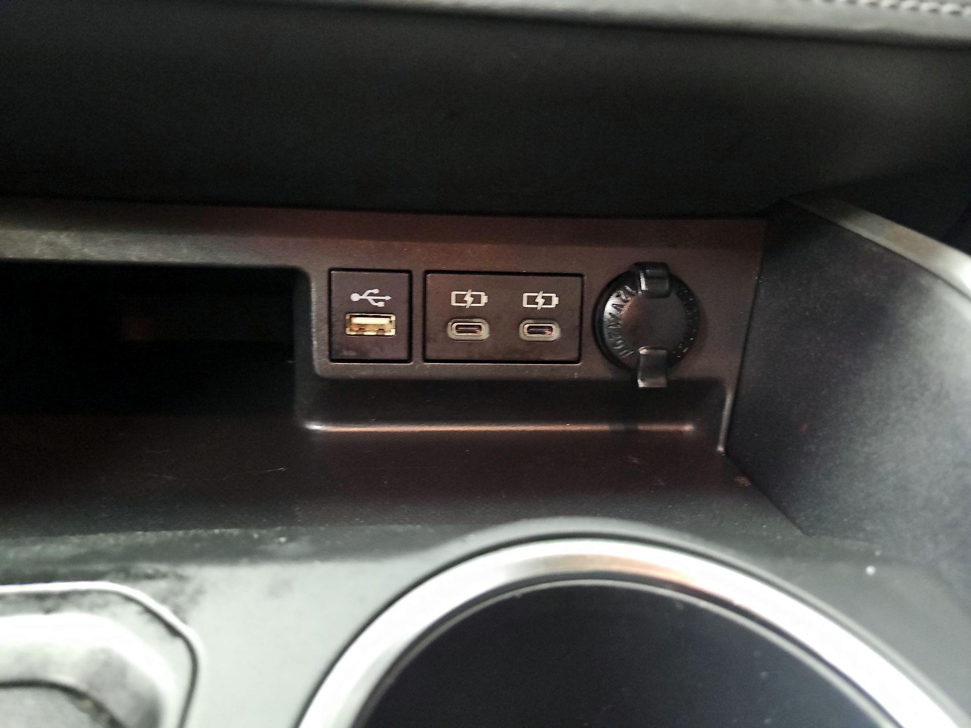 Thumbnail: 2023 Toyota Highlander - 18