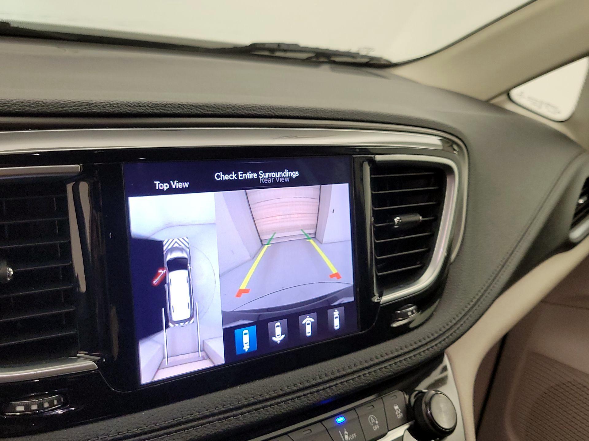 Thumbnail: 2019 Chrysler Pacifica - 14