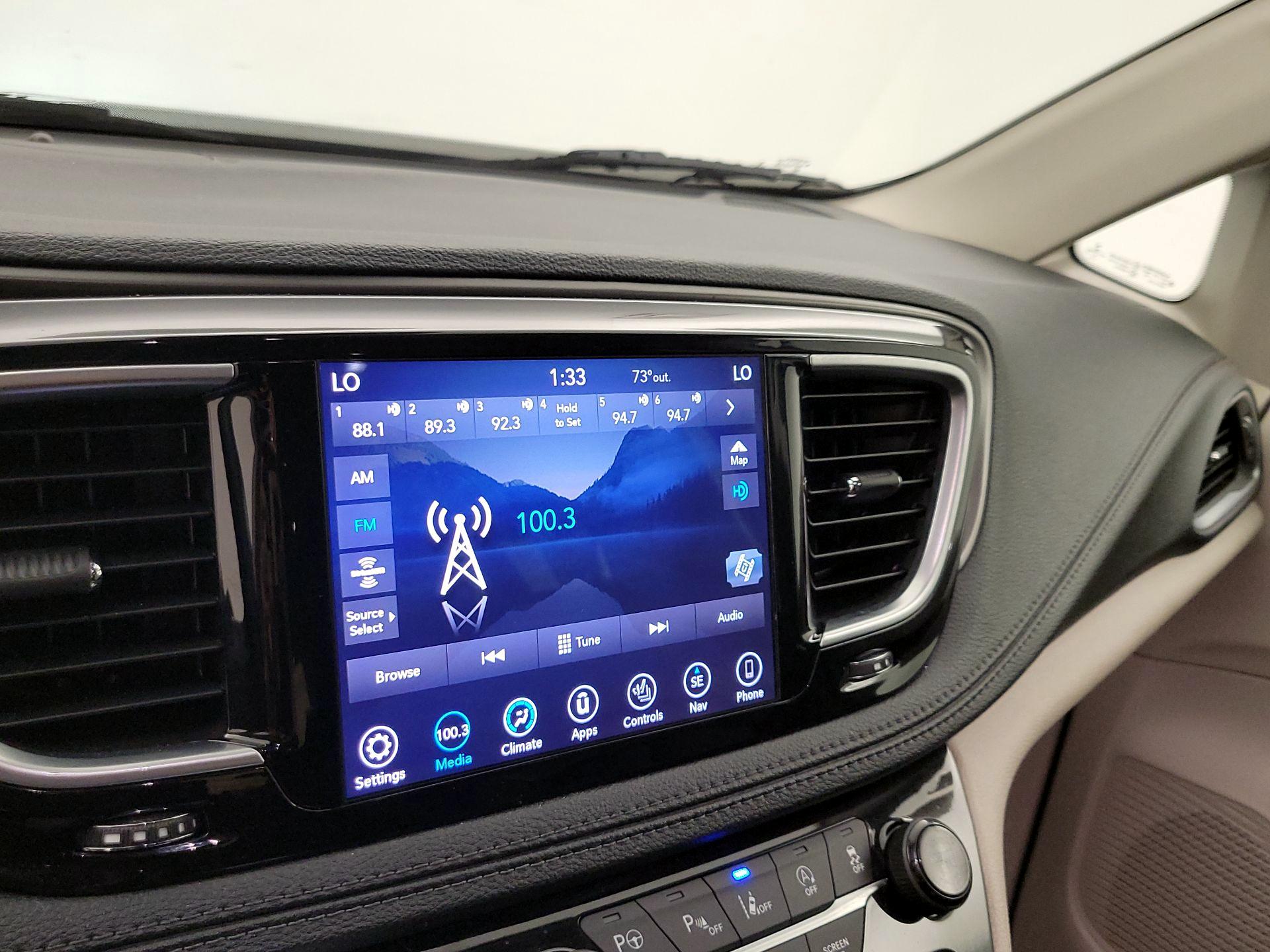 Thumbnail: 2019 Chrysler Pacifica - 15