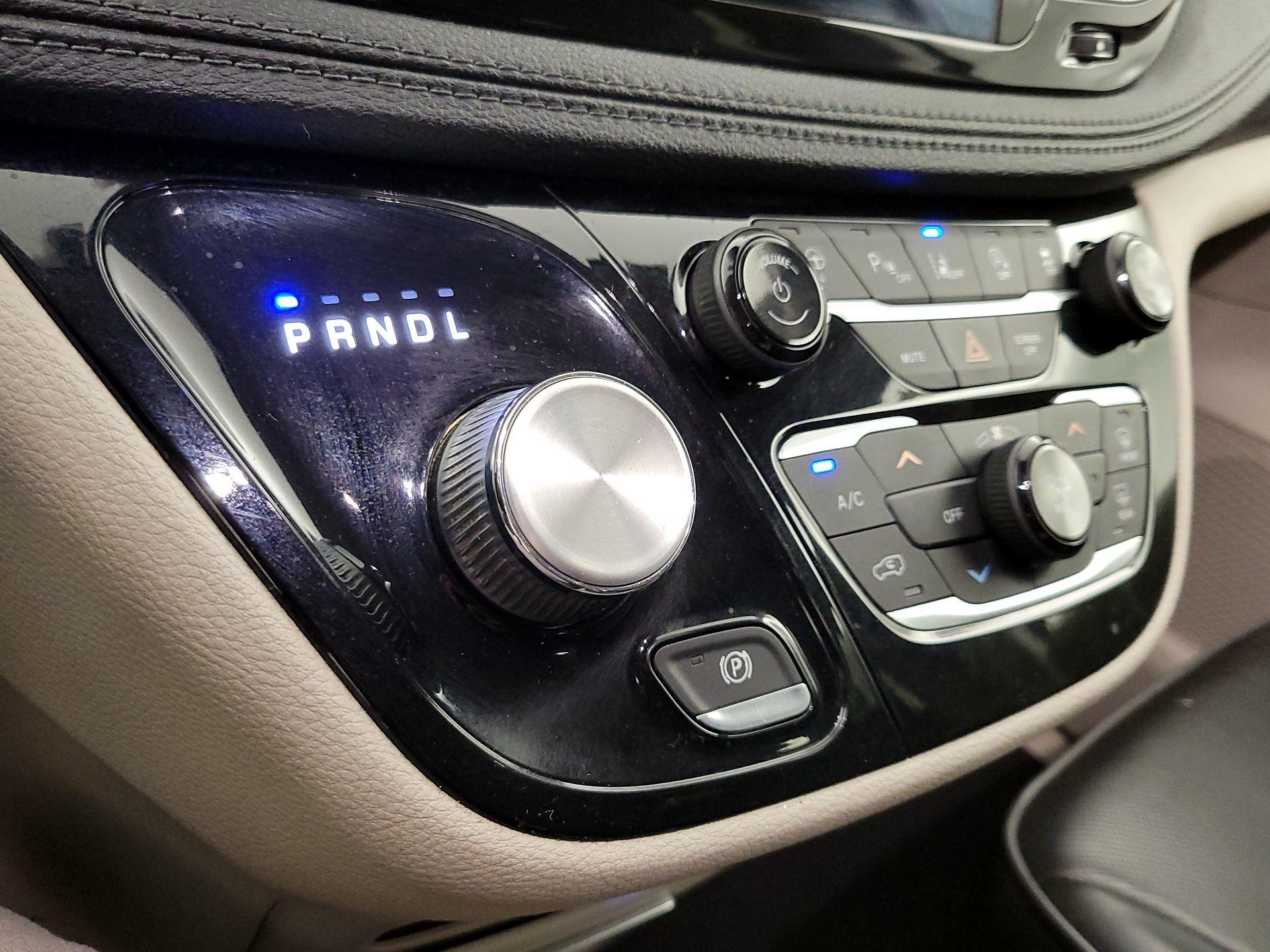 Thumbnail: 2019 Chrysler Pacifica - 17