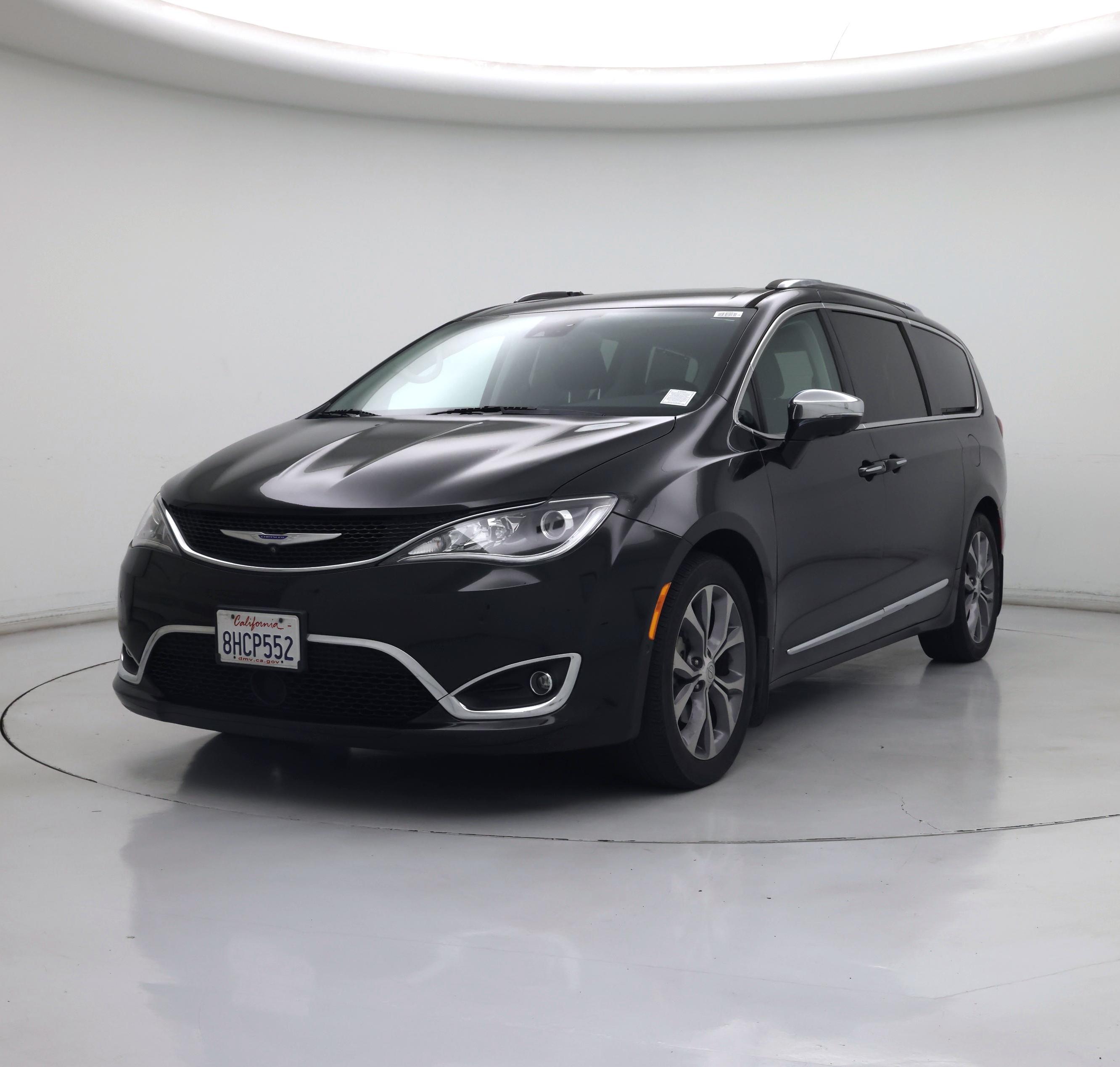 Thumbnail: 2019 Chrysler Pacifica - 4