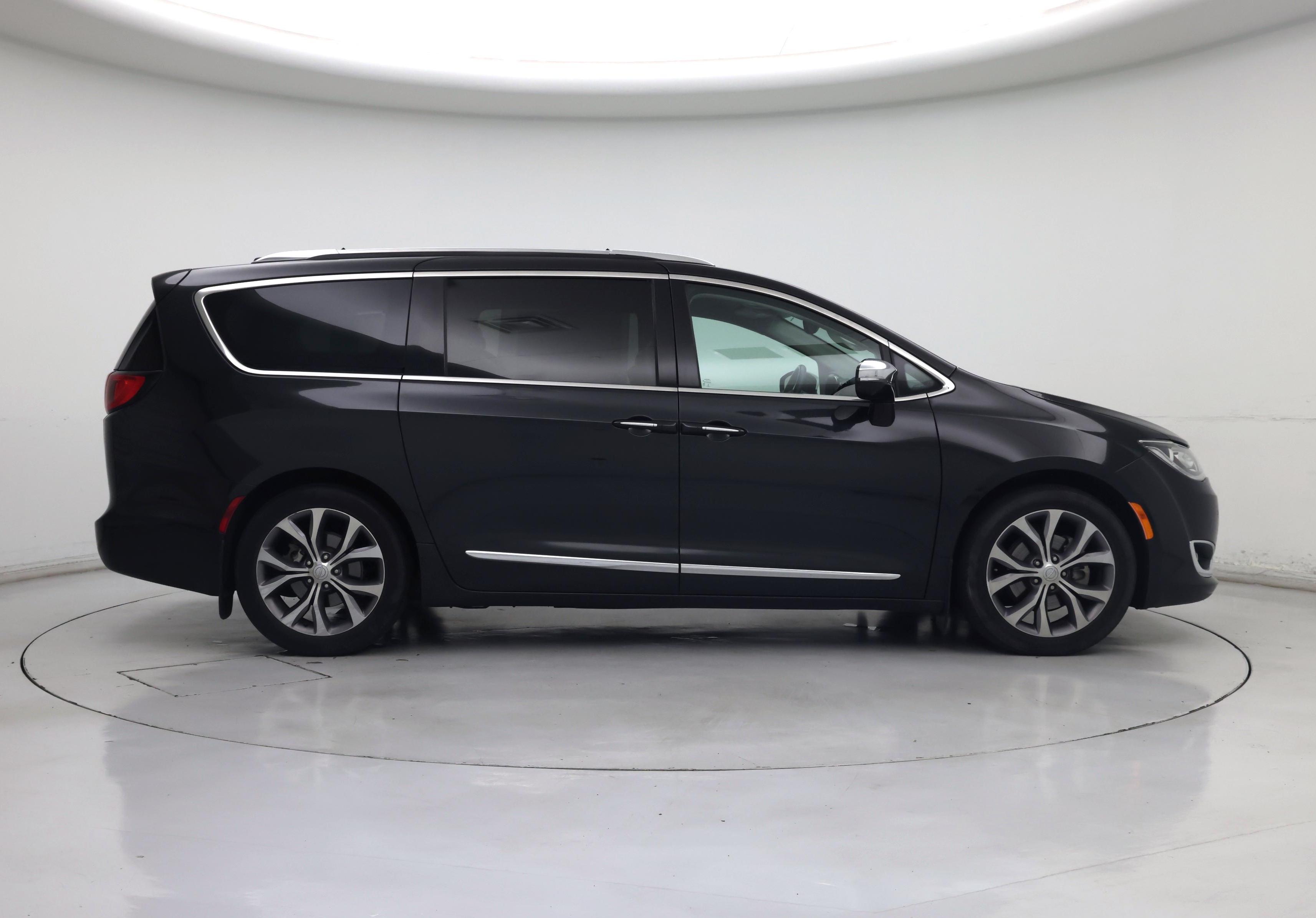 Thumbnail: 2019 Chrysler Pacifica - 7