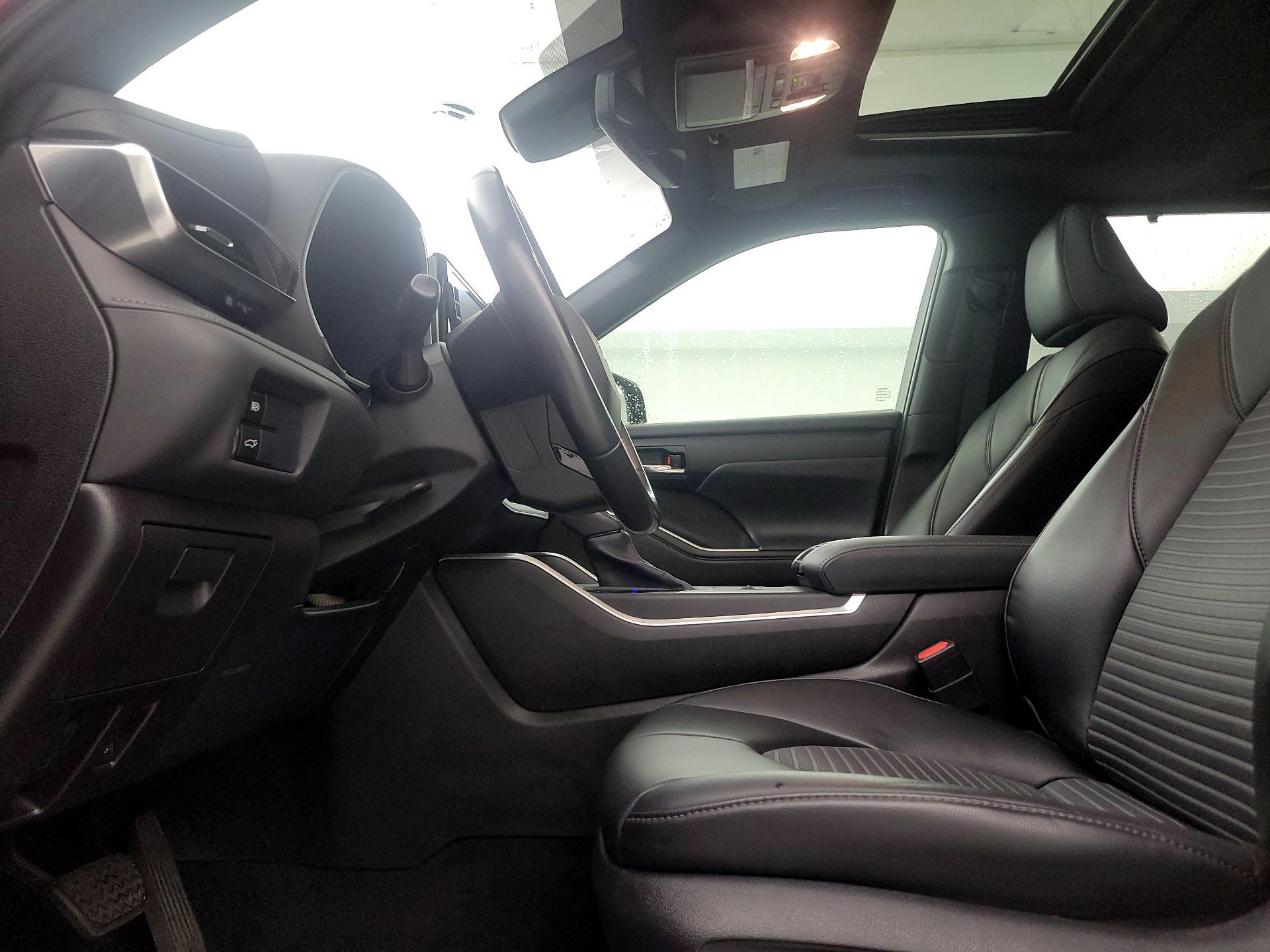 Thumbnail: 2021 Toyota Highlander - 19