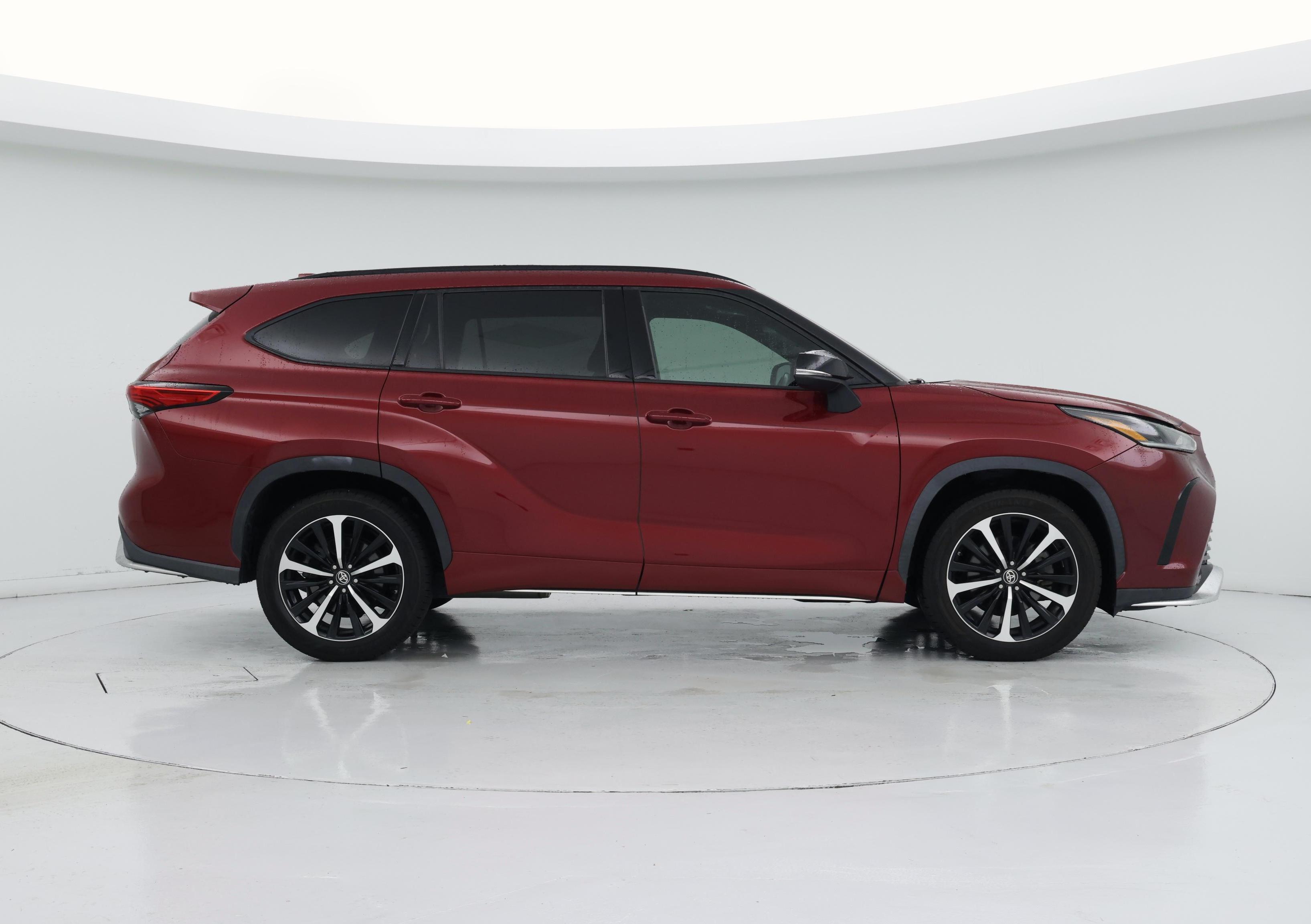 Thumbnail: 2021 Toyota Highlander - 7