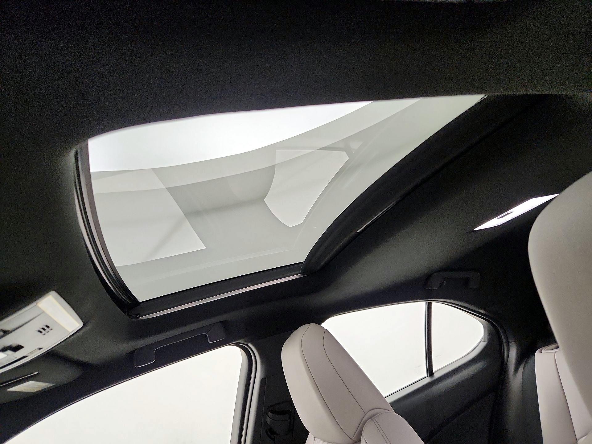 Thumbnail: 2021 Lexus UX - 19