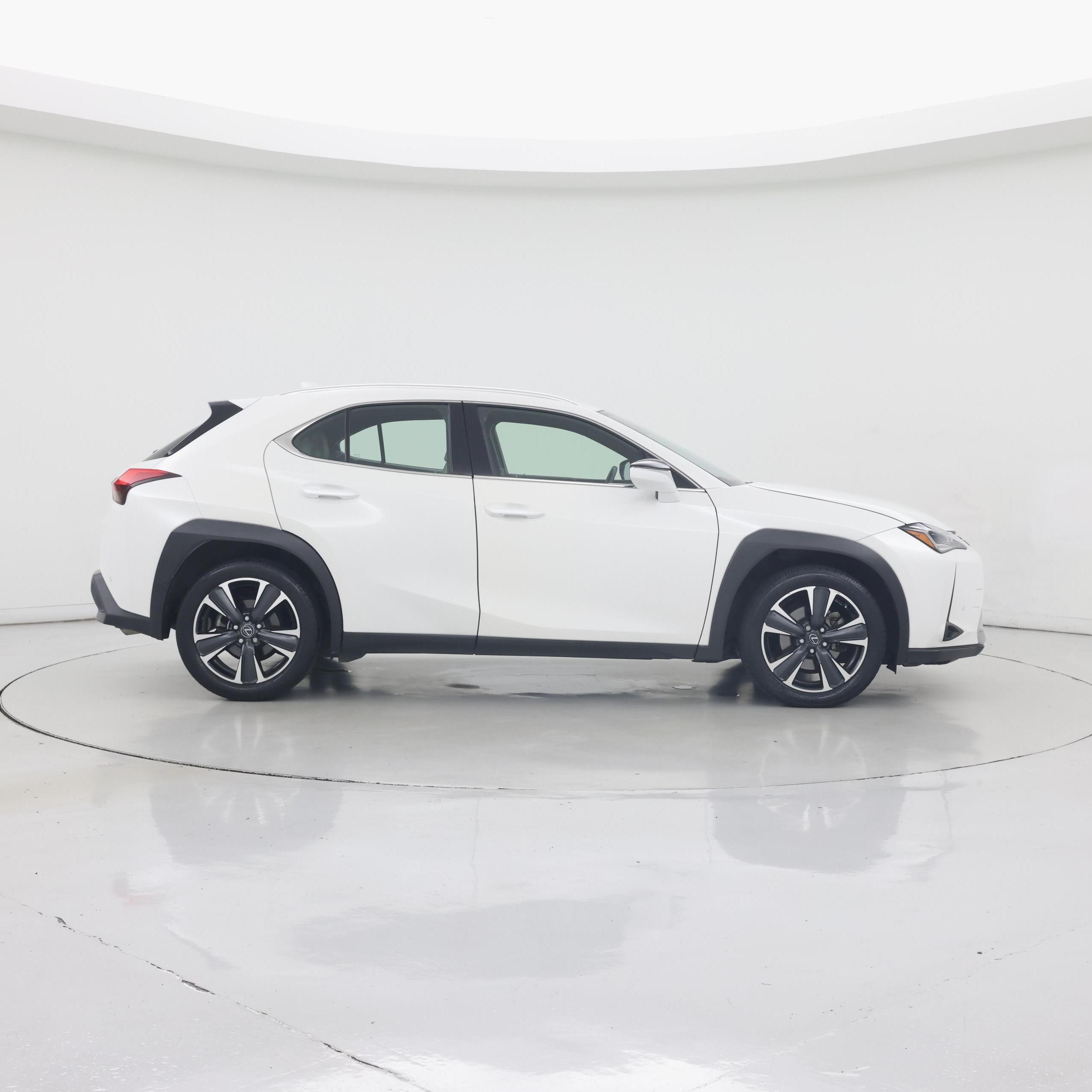 Thumbnail: 2021 Lexus UX - 7