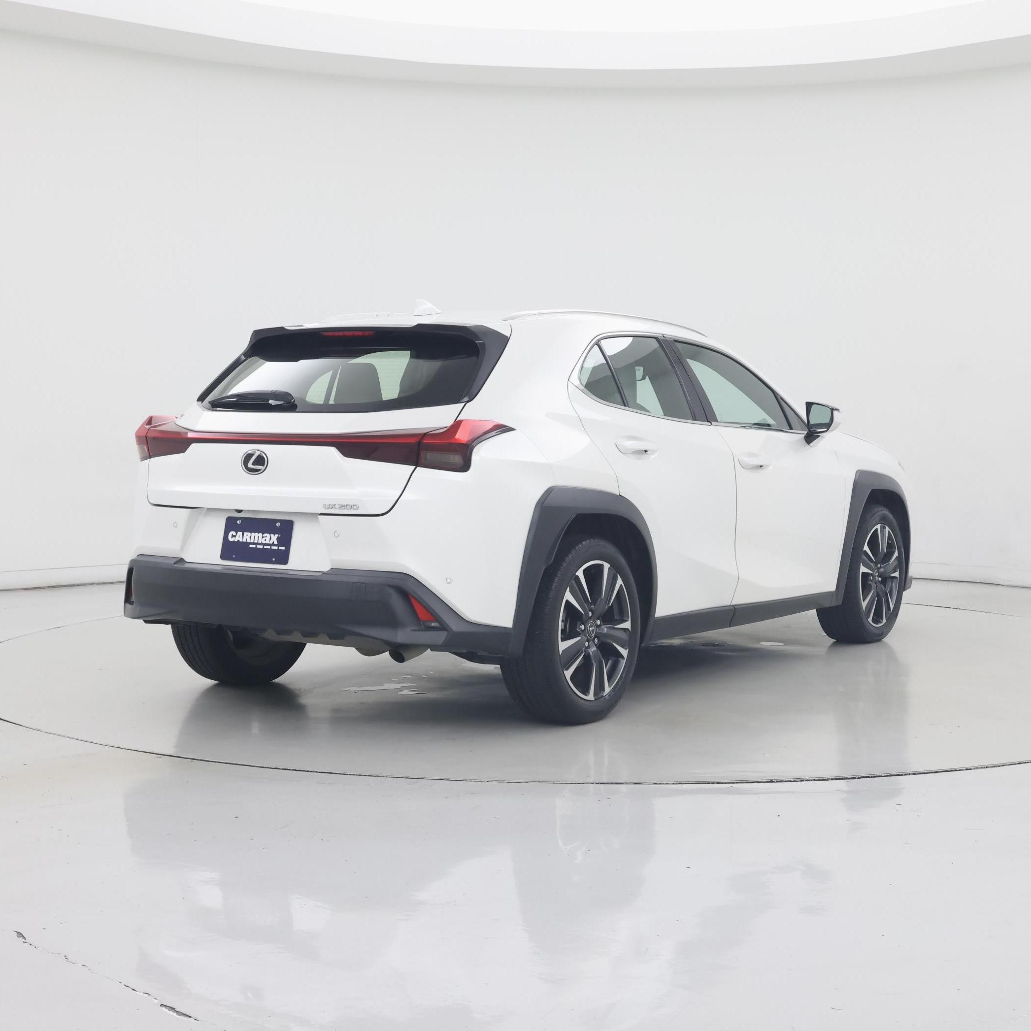 Thumbnail: 2021 Lexus UX - 8