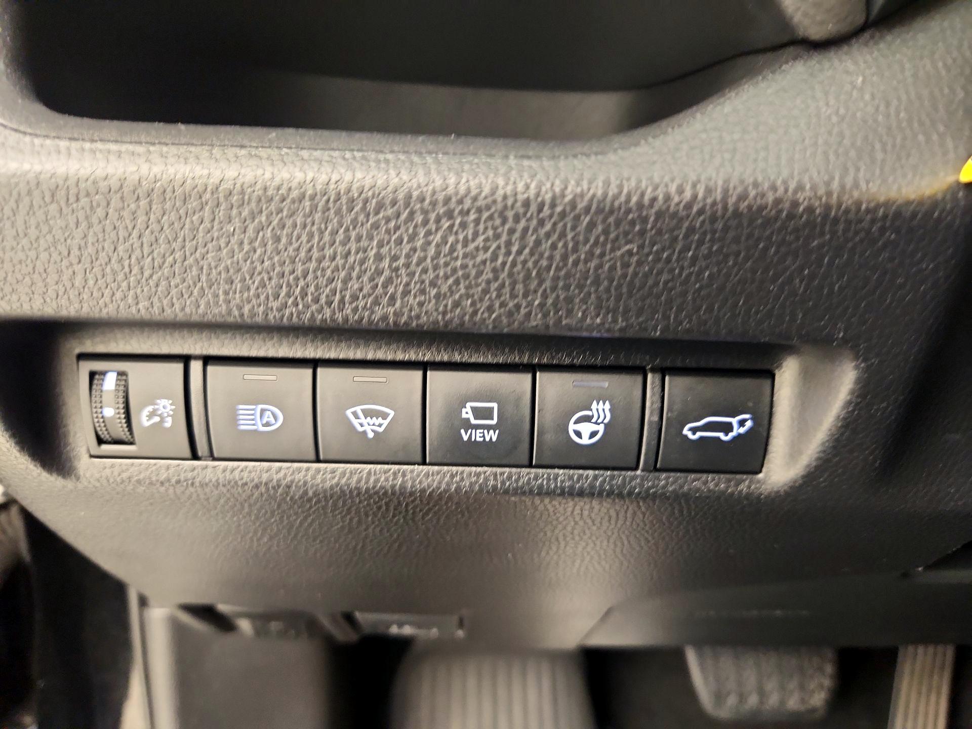 Thumbnail: 2021 Toyota RAV4 - 13