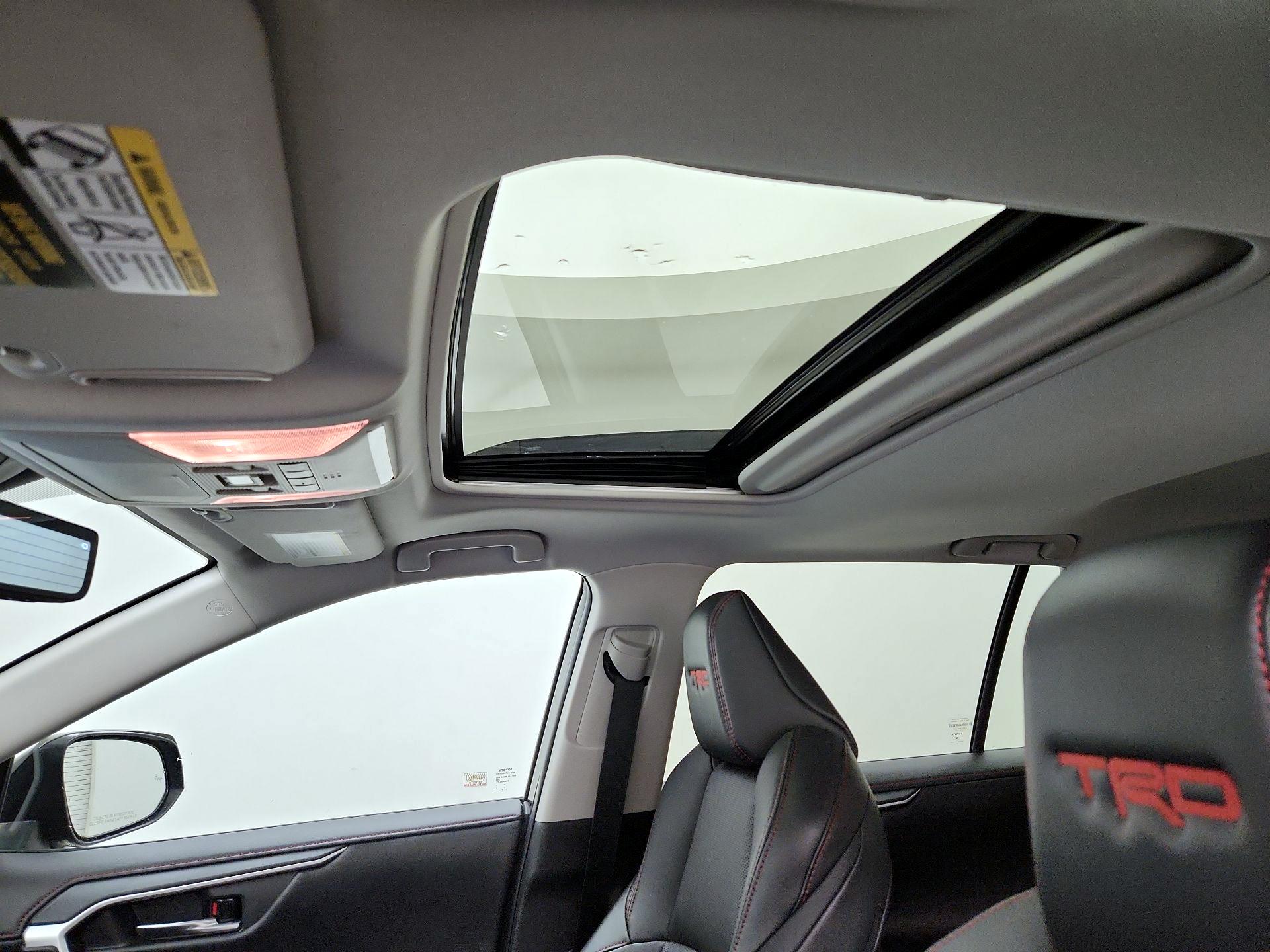 Thumbnail: 2021 Toyota RAV4 - 20