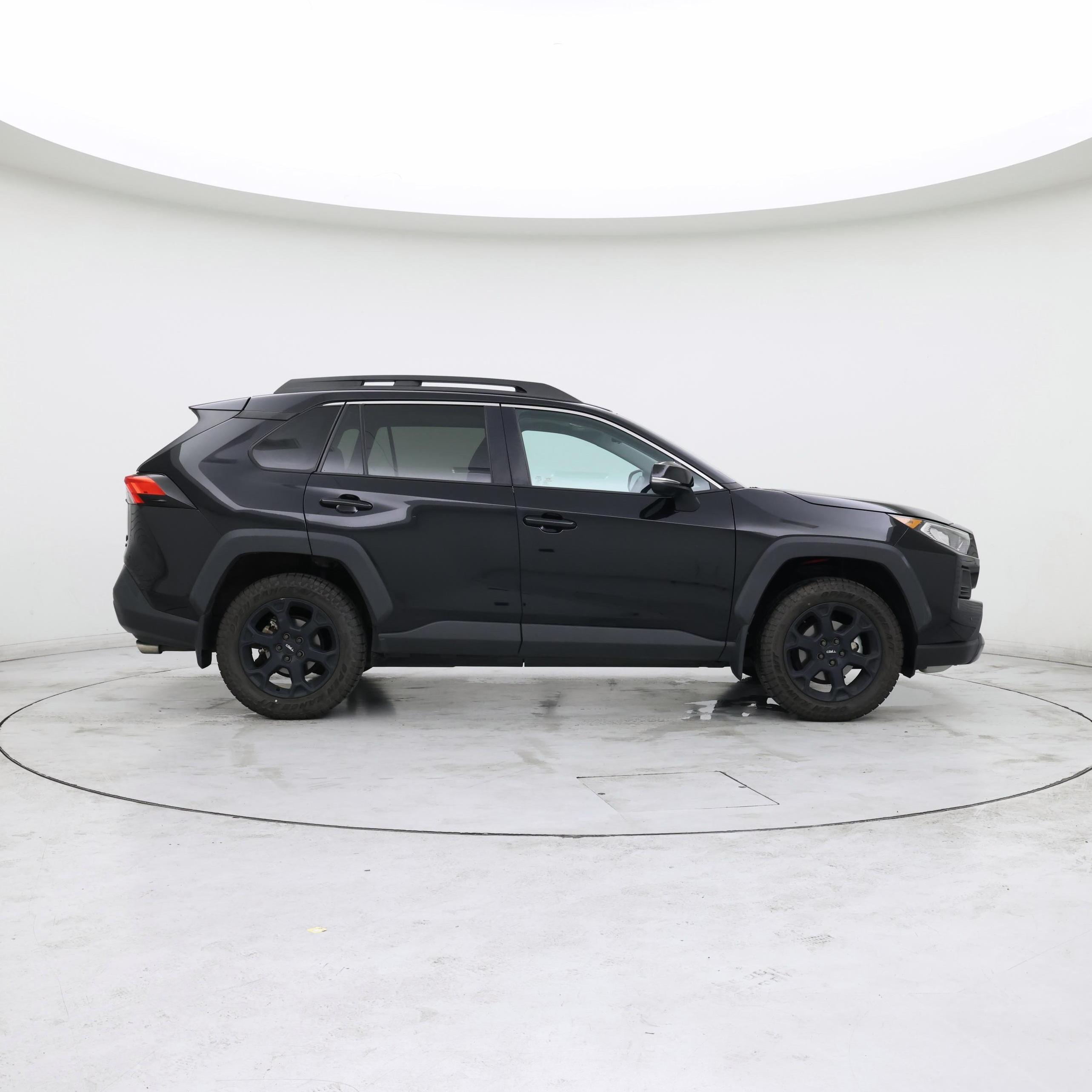 Thumbnail: 2021 Toyota RAV4 - 7