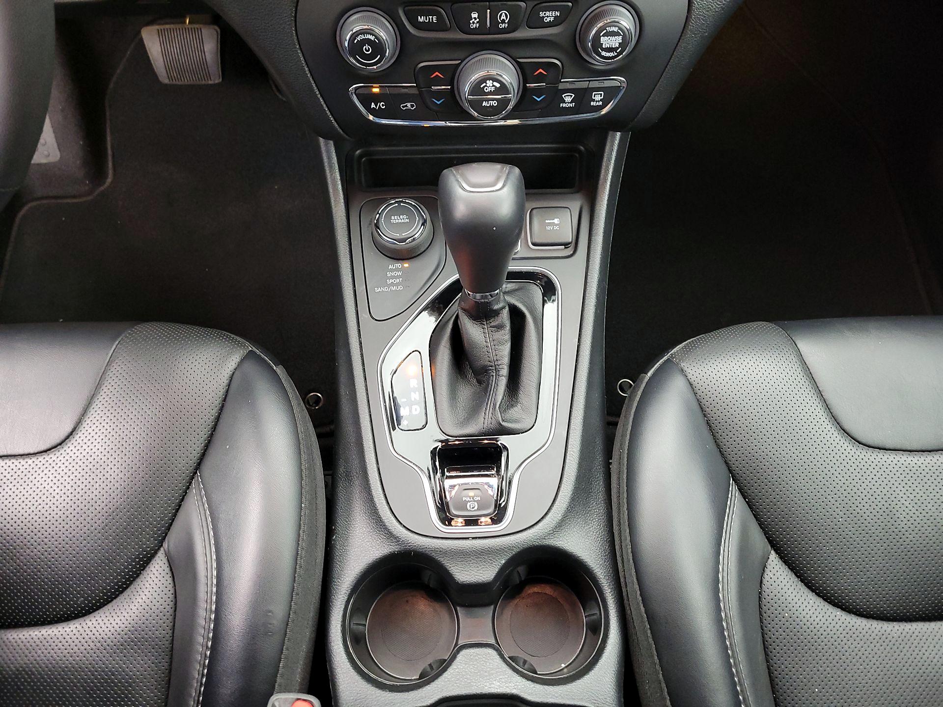 Thumbnail: 2023 Jeep Cherokee - 18