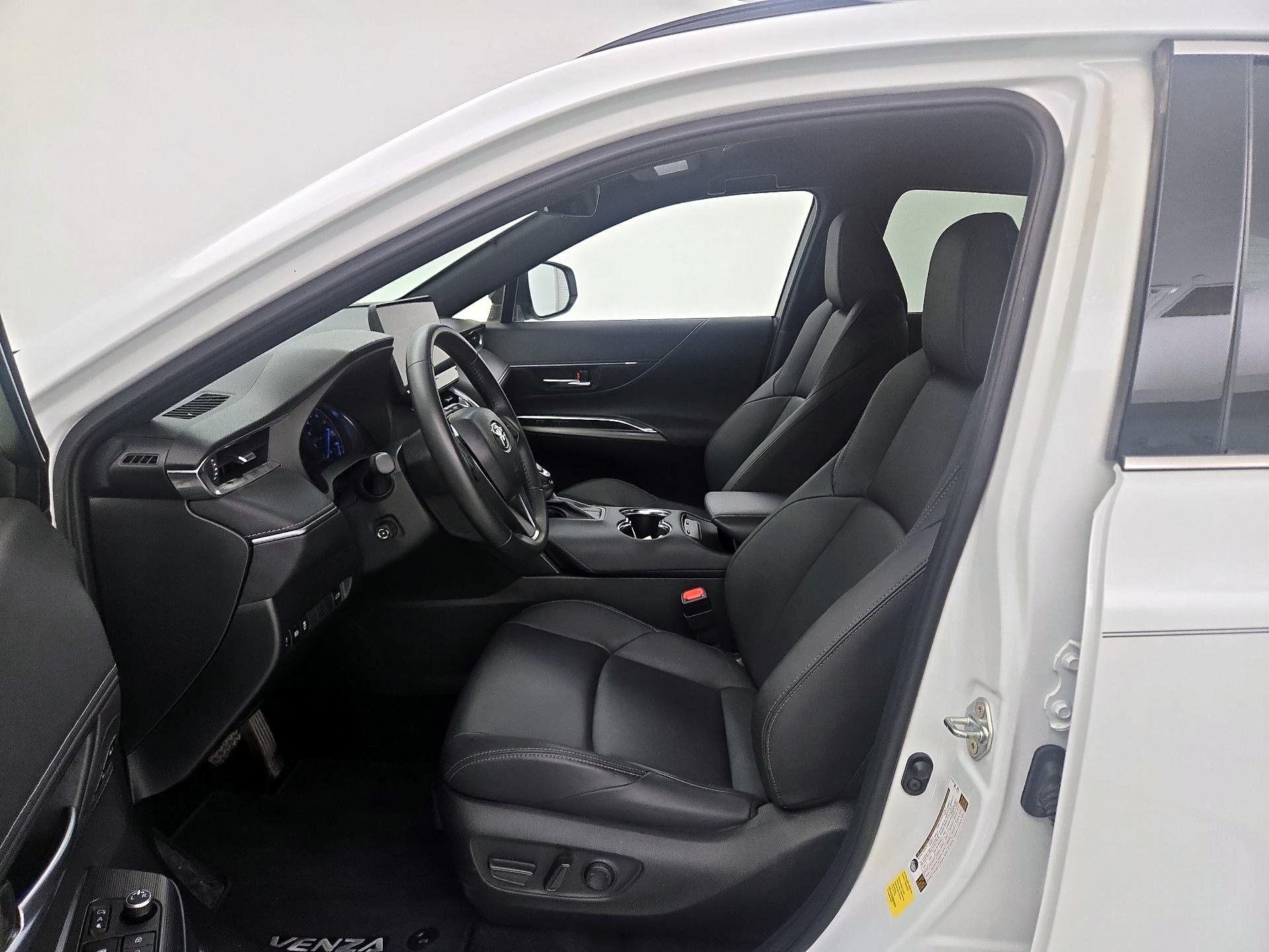 Thumbnail: 2024 Toyota Venza - 11