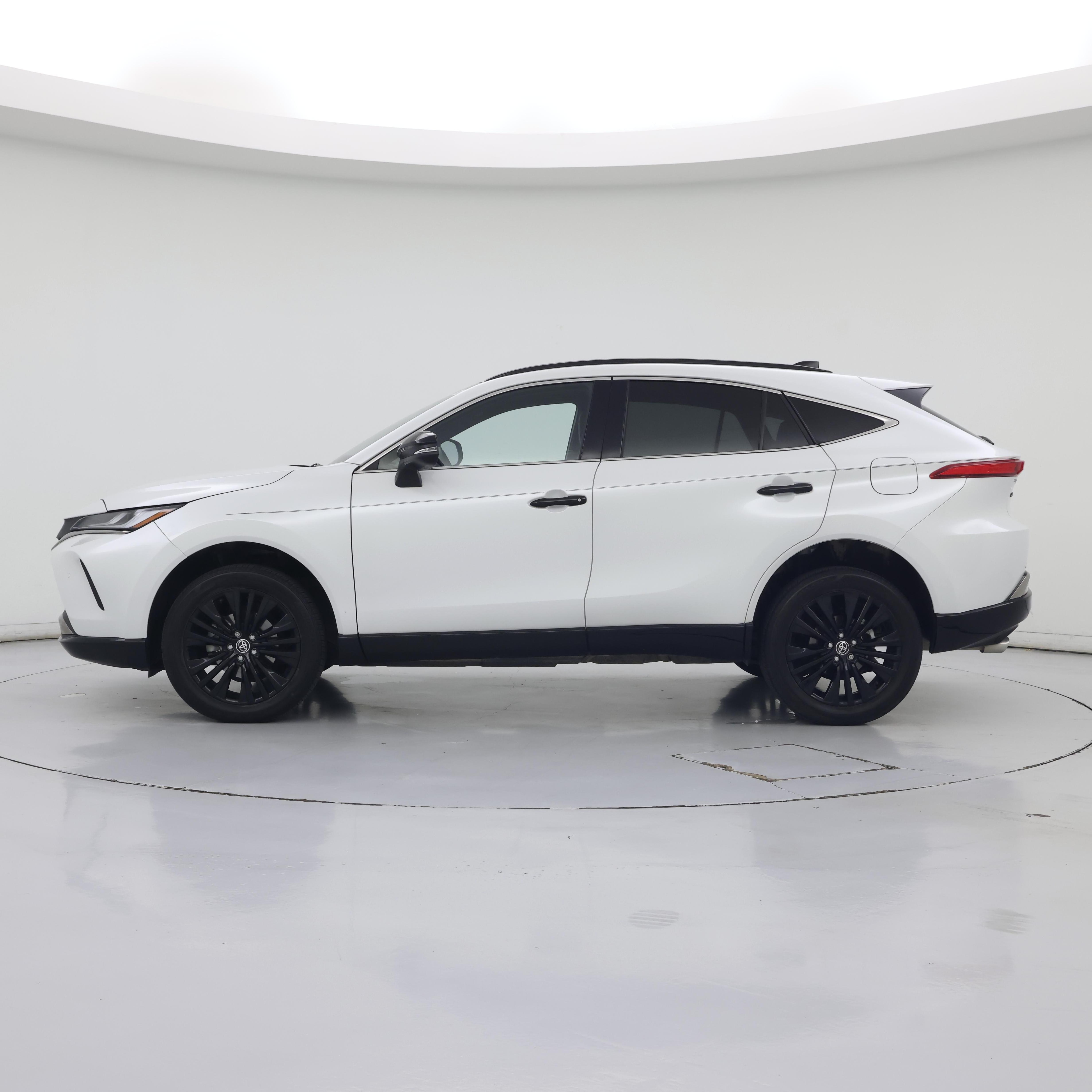 Thumbnail: 2024 Toyota Venza - 3