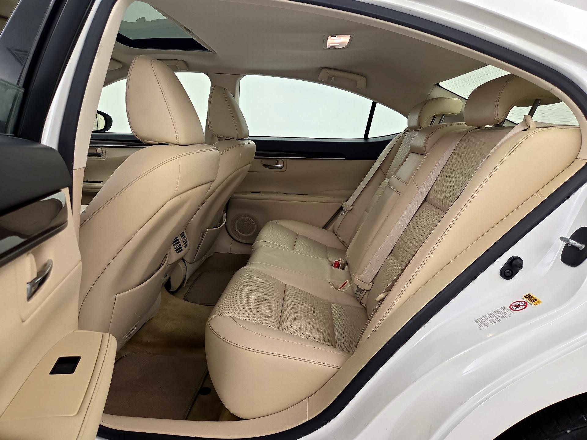 Thumbnail: 2015 Lexus ES - 19