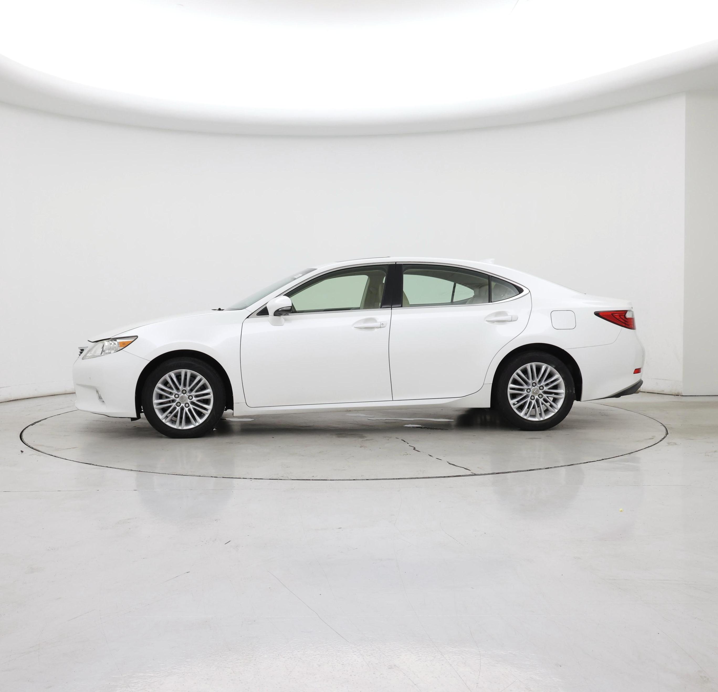 Thumbnail: 2015 Lexus ES - 3