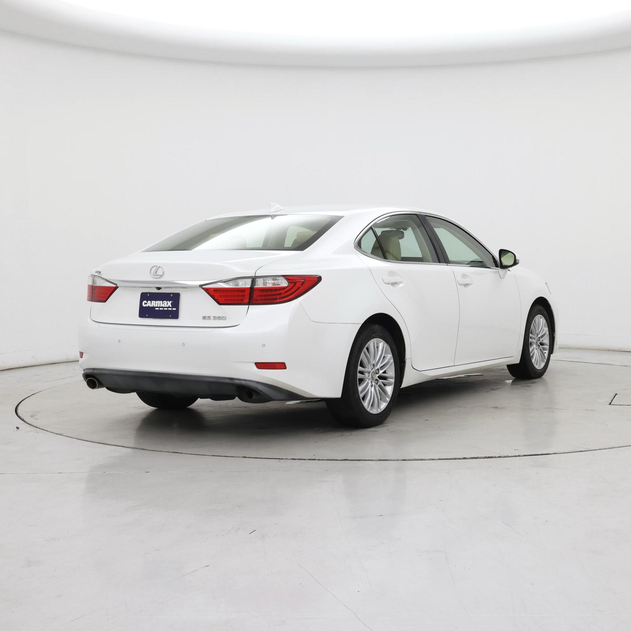Thumbnail: 2015 Lexus ES - 8