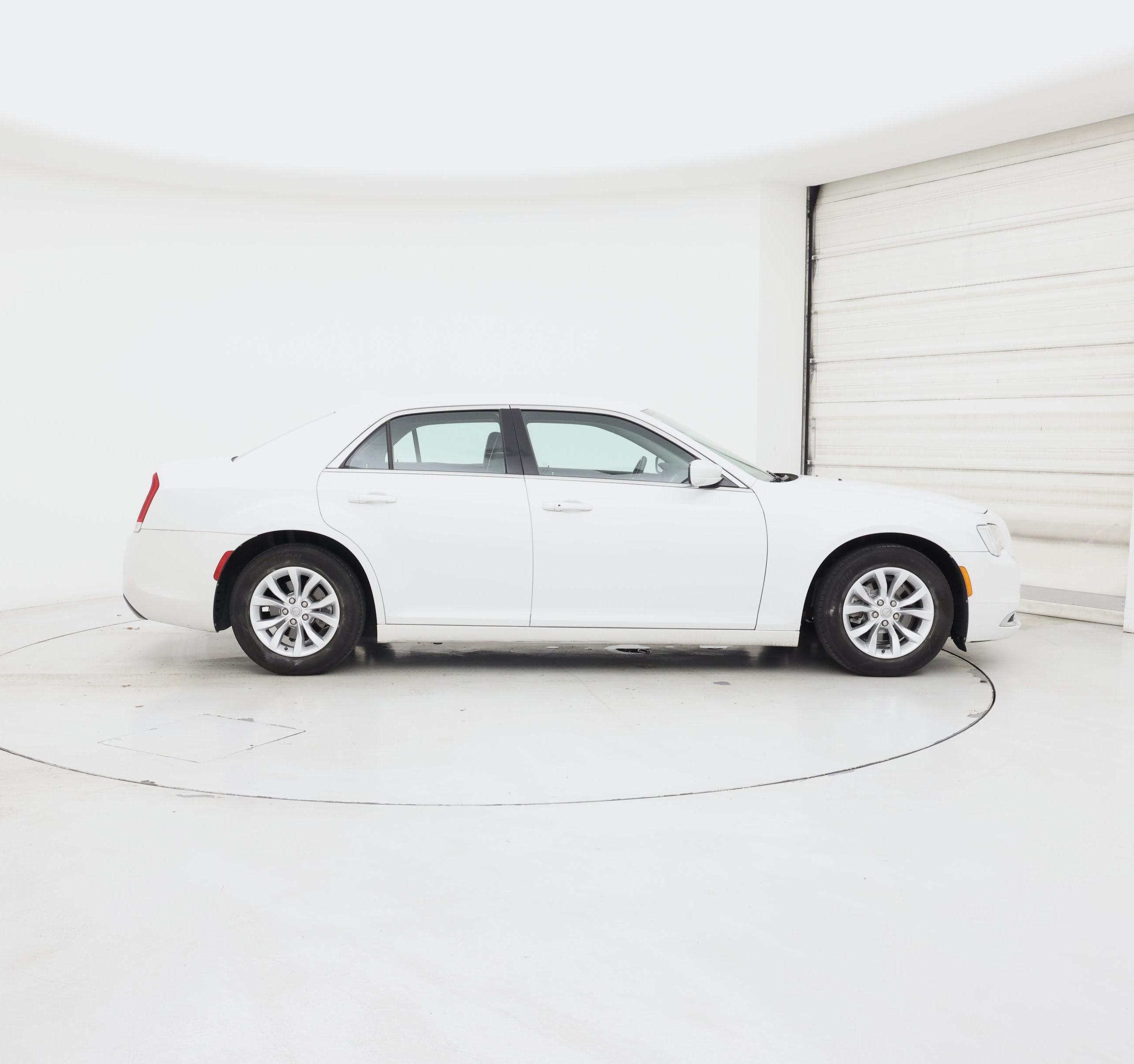 Thumbnail: 2016 Chrysler 300 - 7