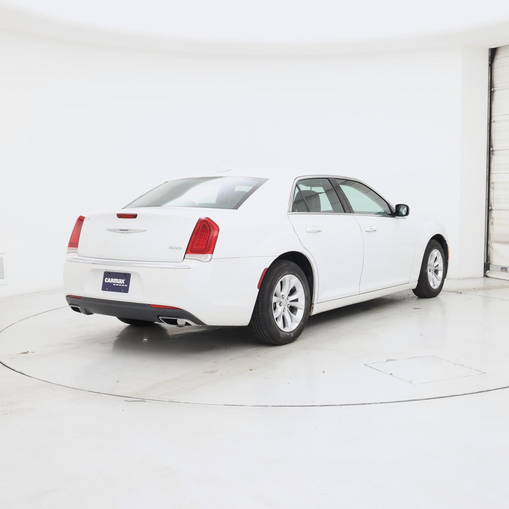 Thumbnail: 2016 Chrysler 300 - 8