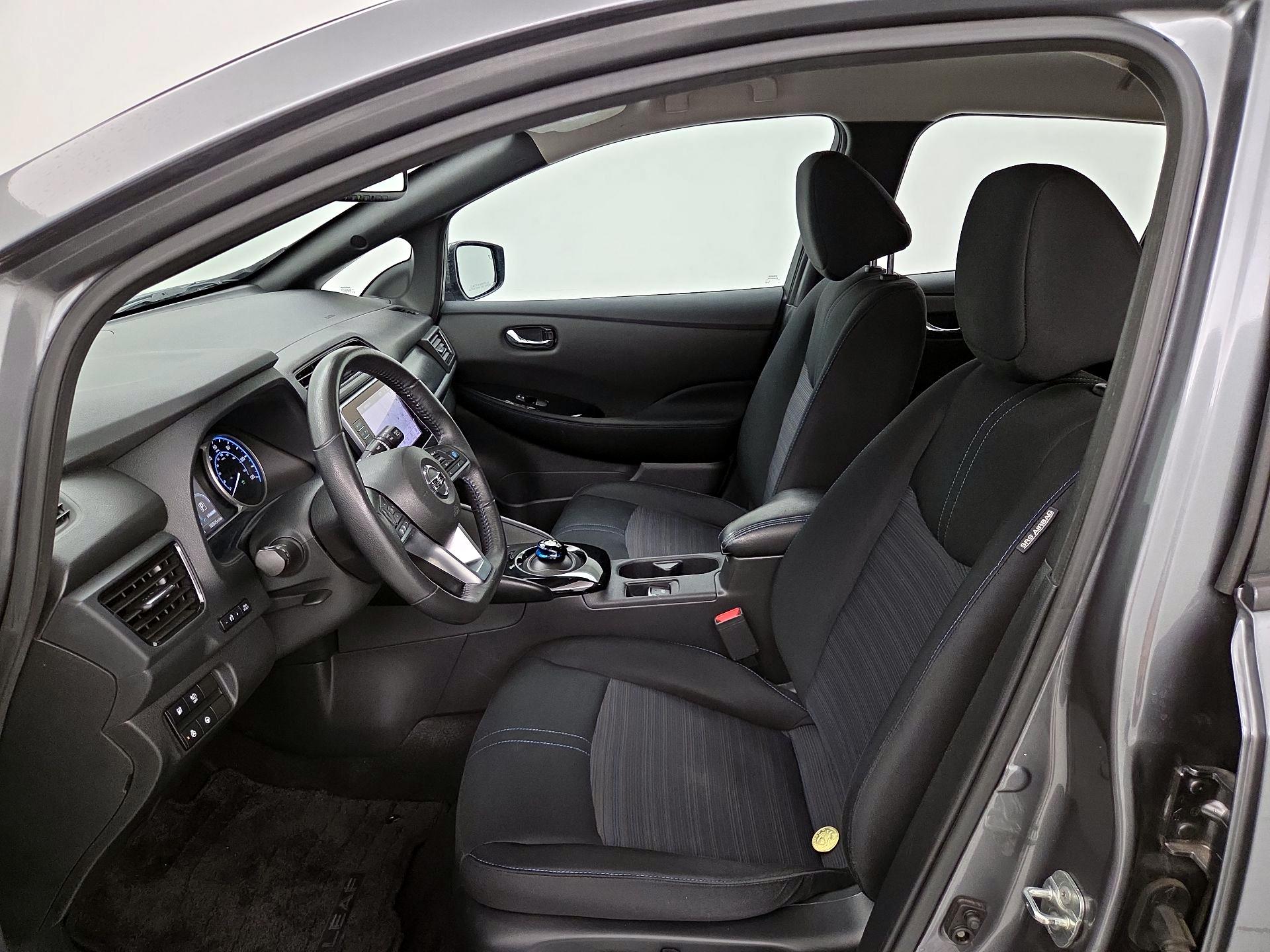 Thumbnail: 2020 Nissan Leaf - 11